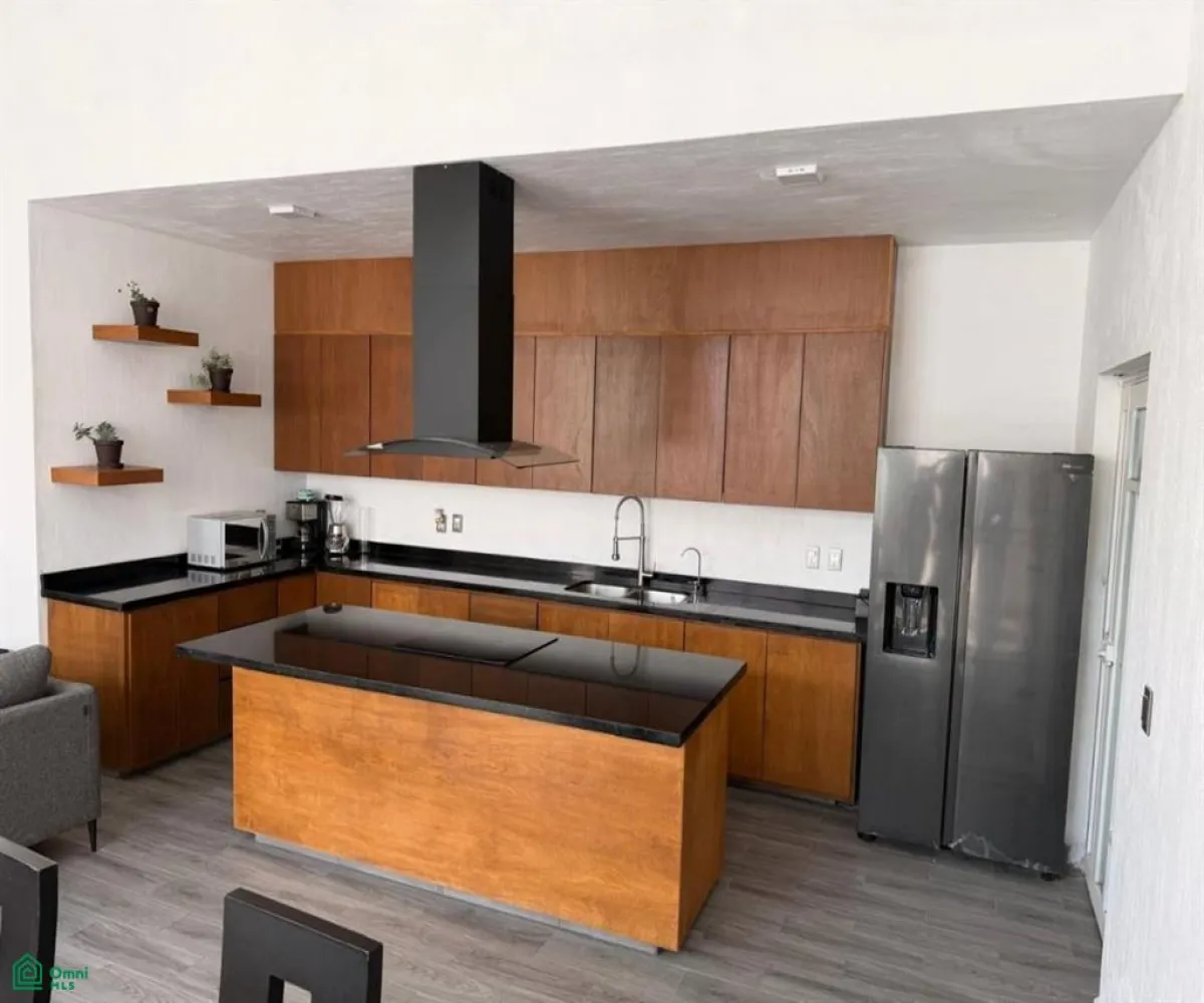 Casa En Venta,Chapala Centro,Avenida Los Lirios 17a, Chapala, Jalisco 45900, 3 Habitaciones,2 Baños,Avenida Los Lirios,MX251054088