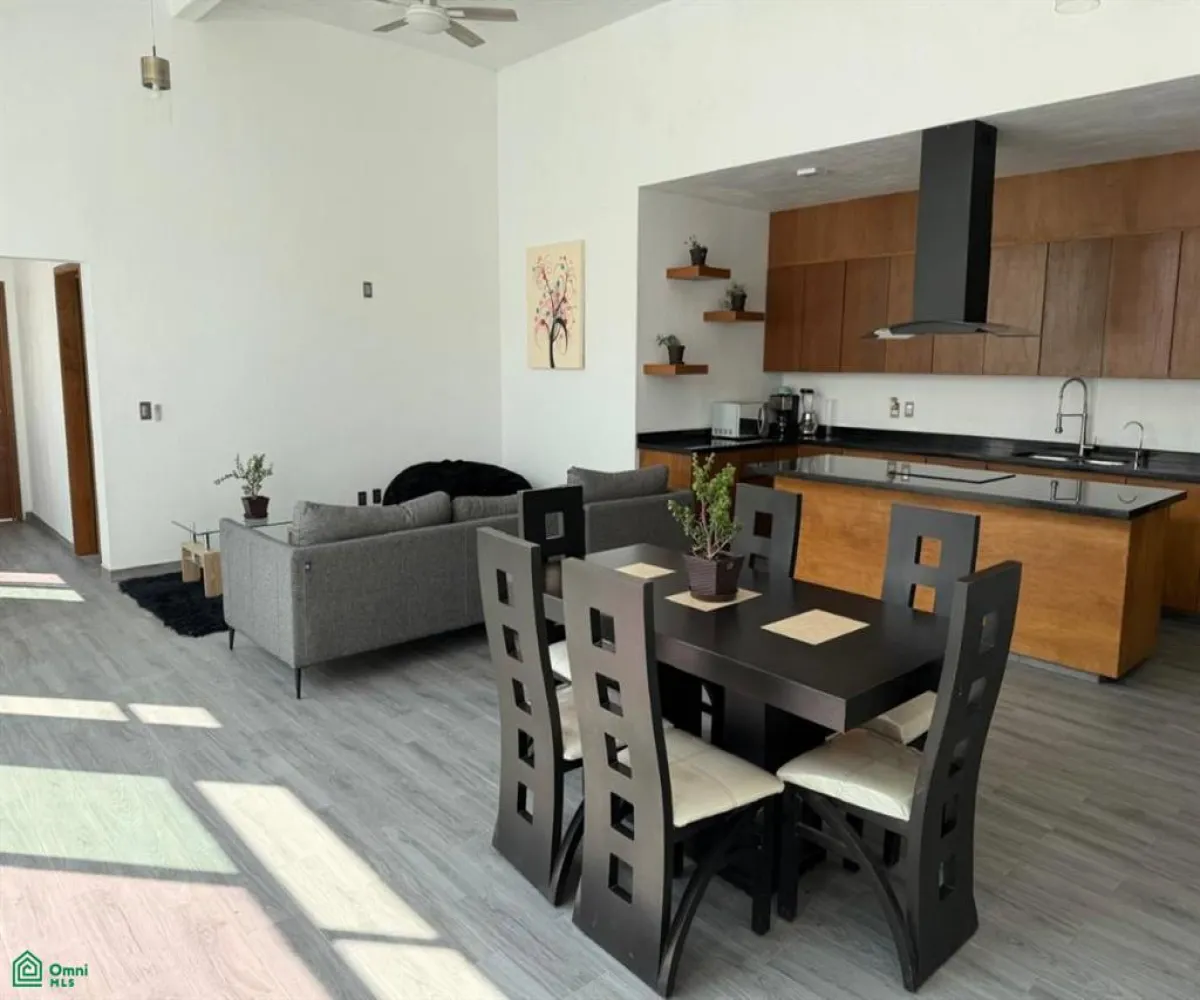 Casa En Venta,Chapala Centro,Avenida Los Lirios 17a, Chapala, Jalisco 45900, 3 Habitaciones,2 Baños,Avenida Los Lirios,MX251054088