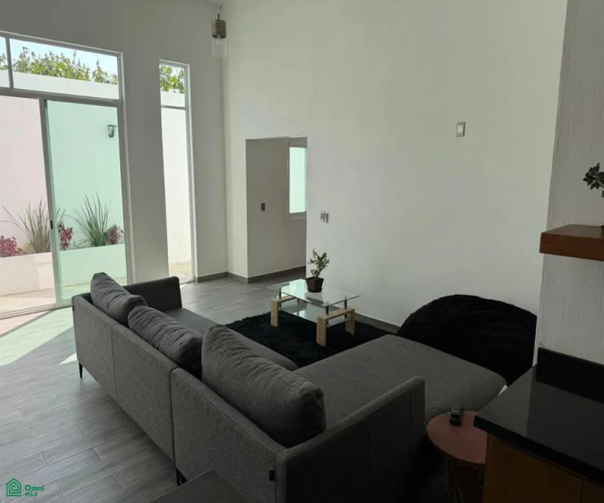 Casa En Venta,Chapala Centro,Avenida Los Lirios 17a, Chapala, Jalisco 45900, 3 Habitaciones,2 Baños,Avenida Los Lirios,MX251054088