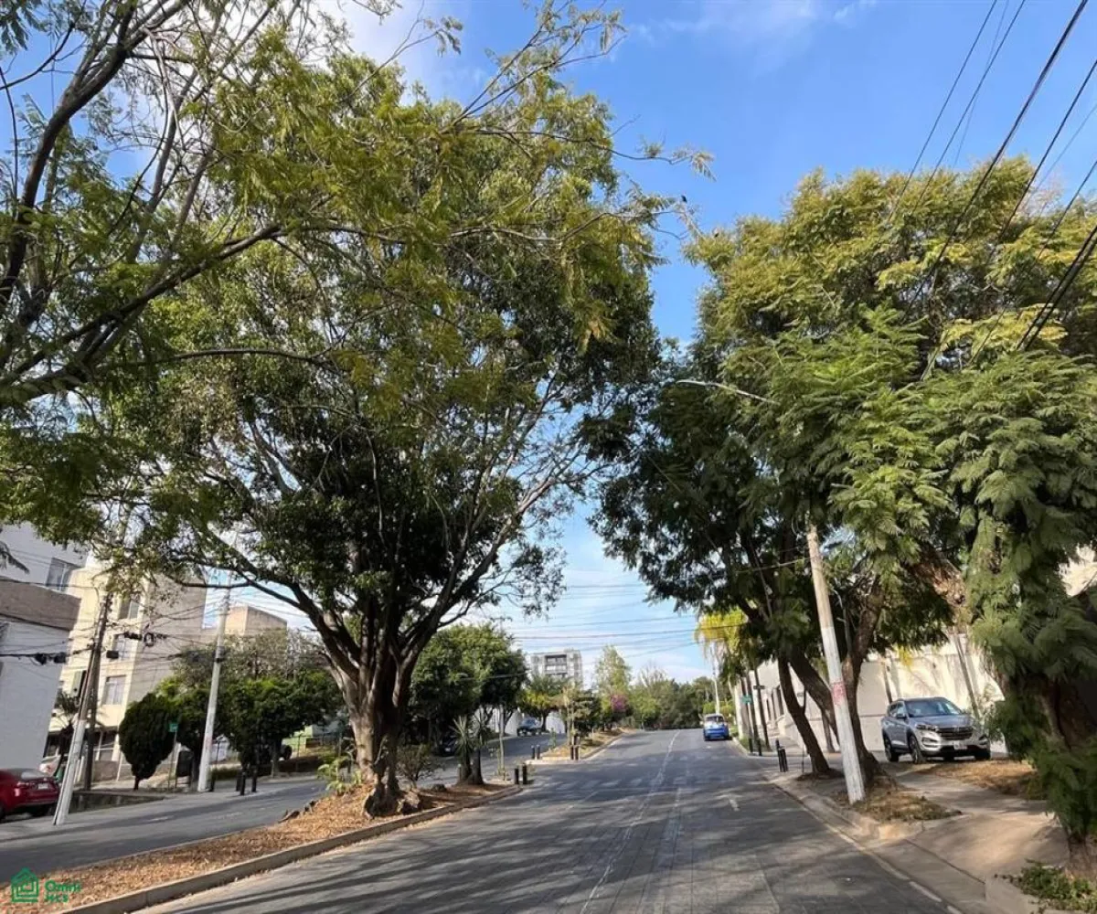 Casa En Venta,Altamira,Avenida Romanos 367, Zapopan, Jalisco 45160, 5 Habitaciones,4 Baños,Avenida Romanos,2,MX251054124