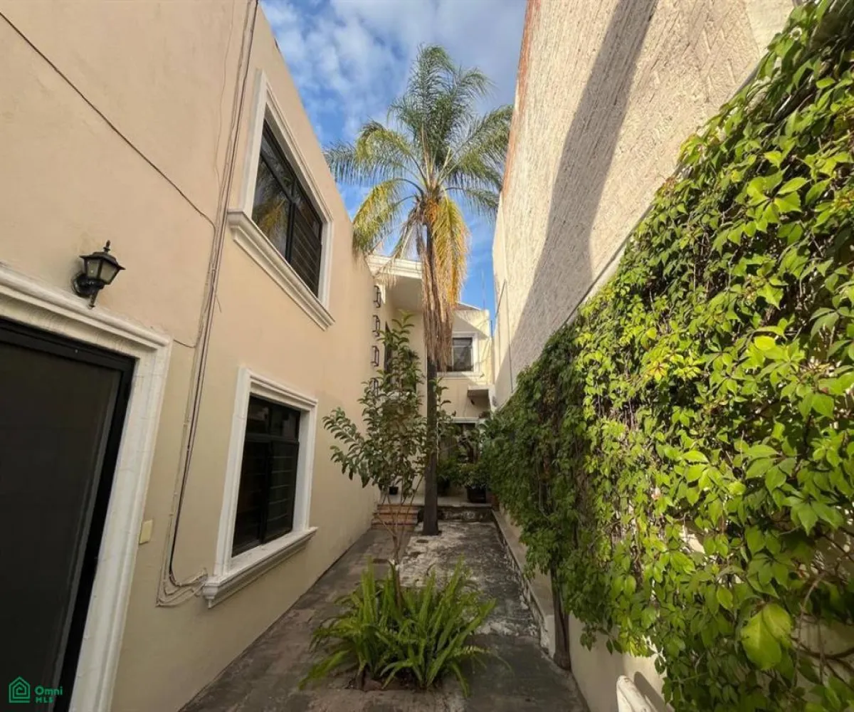 Casa En Venta,Altamira,Avenida Romanos 367, Zapopan, Jalisco 45160, 5 Habitaciones,4 Baños,Avenida Romanos,2,MX251054124