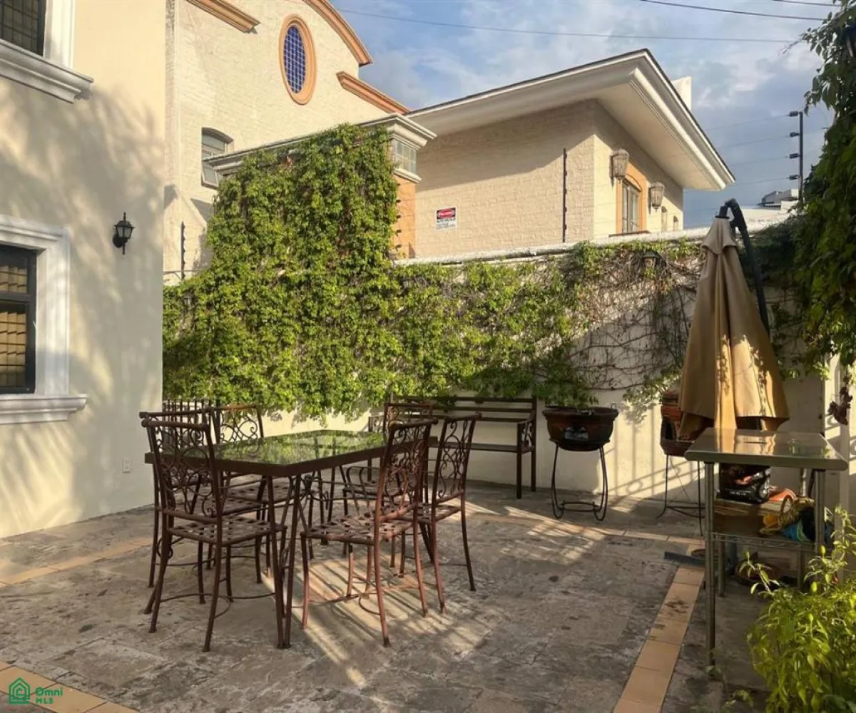 Casa En Venta,Altamira,Avenida Romanos 367, Zapopan, Jalisco 45160, 5 Habitaciones,4 Baños,Avenida Romanos,2,MX251054124