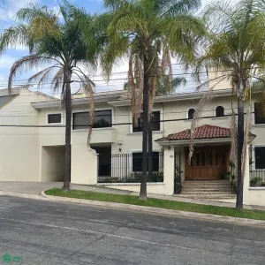 Casa En Venta,Altamira,Avenida Romanos 367, Zapopan, Jalisco 45160, 5 Habitaciones,4 Baños,Avenida Romanos,2,MX251054124