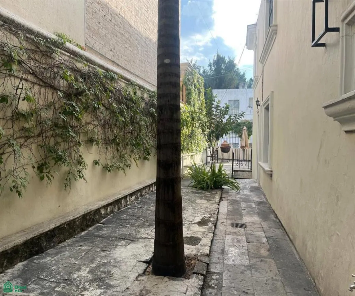 Casa En Venta,Altamira,Avenida Romanos 367, Zapopan, Jalisco 45160, 5 Habitaciones,4 Baños,Avenida Romanos,2,MX251054124