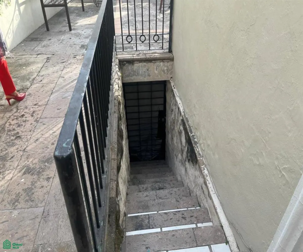 Casa En Venta,Altamira,Avenida Romanos 367, Zapopan, Jalisco 45160, 5 Habitaciones,4 Baños,Avenida Romanos,2,MX251054124