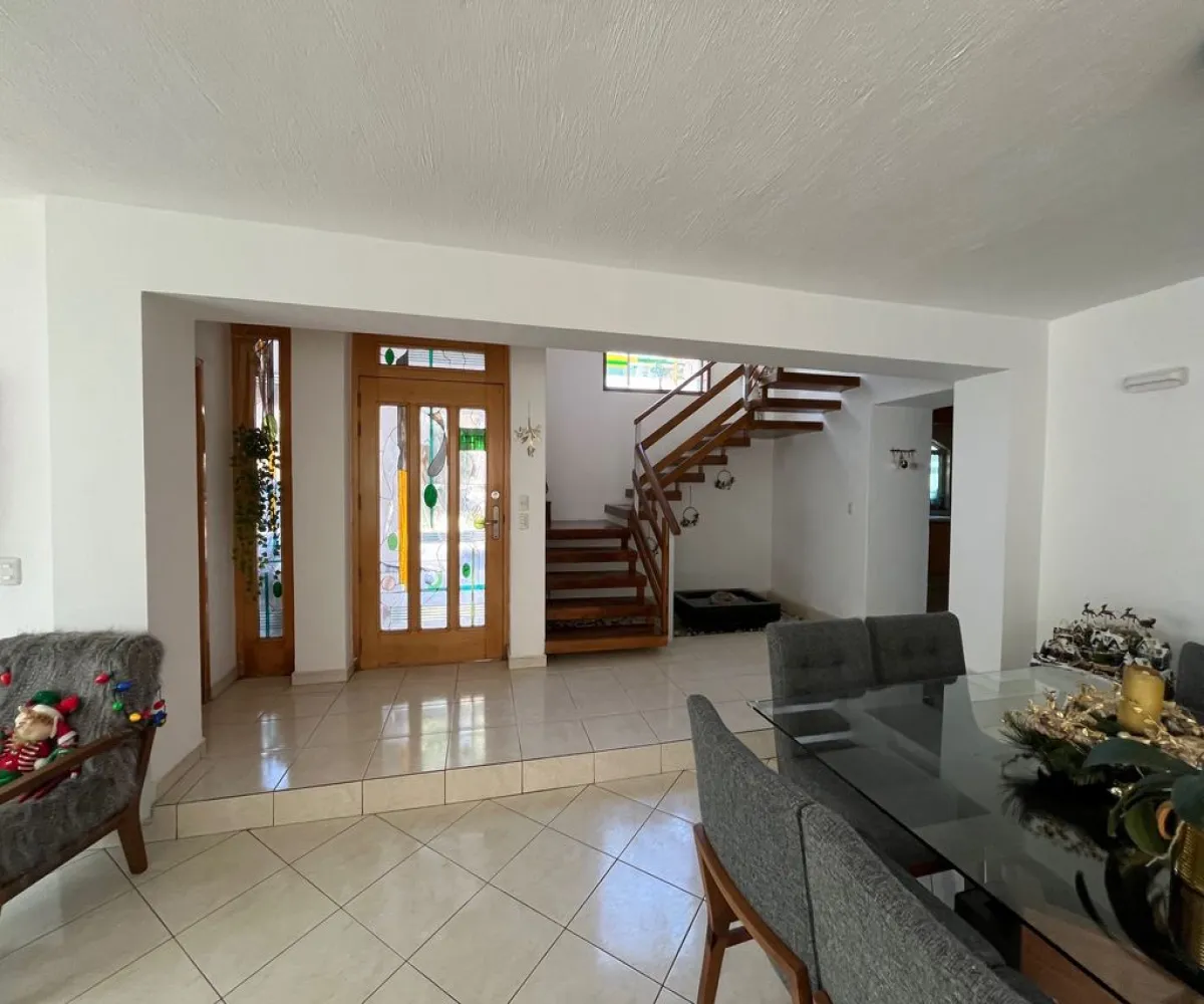 Casa En Renta,jardín real,Jardín de la Alfombrilla 13, Zapopan, Jalisco 45136, 3 Habitaciones,3 Baños,Jardín de la Alfombrilla,1,pBySU8g