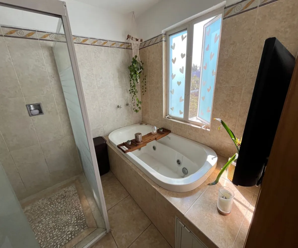 Casa En Renta,jardín real,Jardín de la Alfombrilla 13, Zapopan, Jalisco 45136, 3 Habitaciones,3 Baños,Jardín de la Alfombrilla,1,pBySU8g