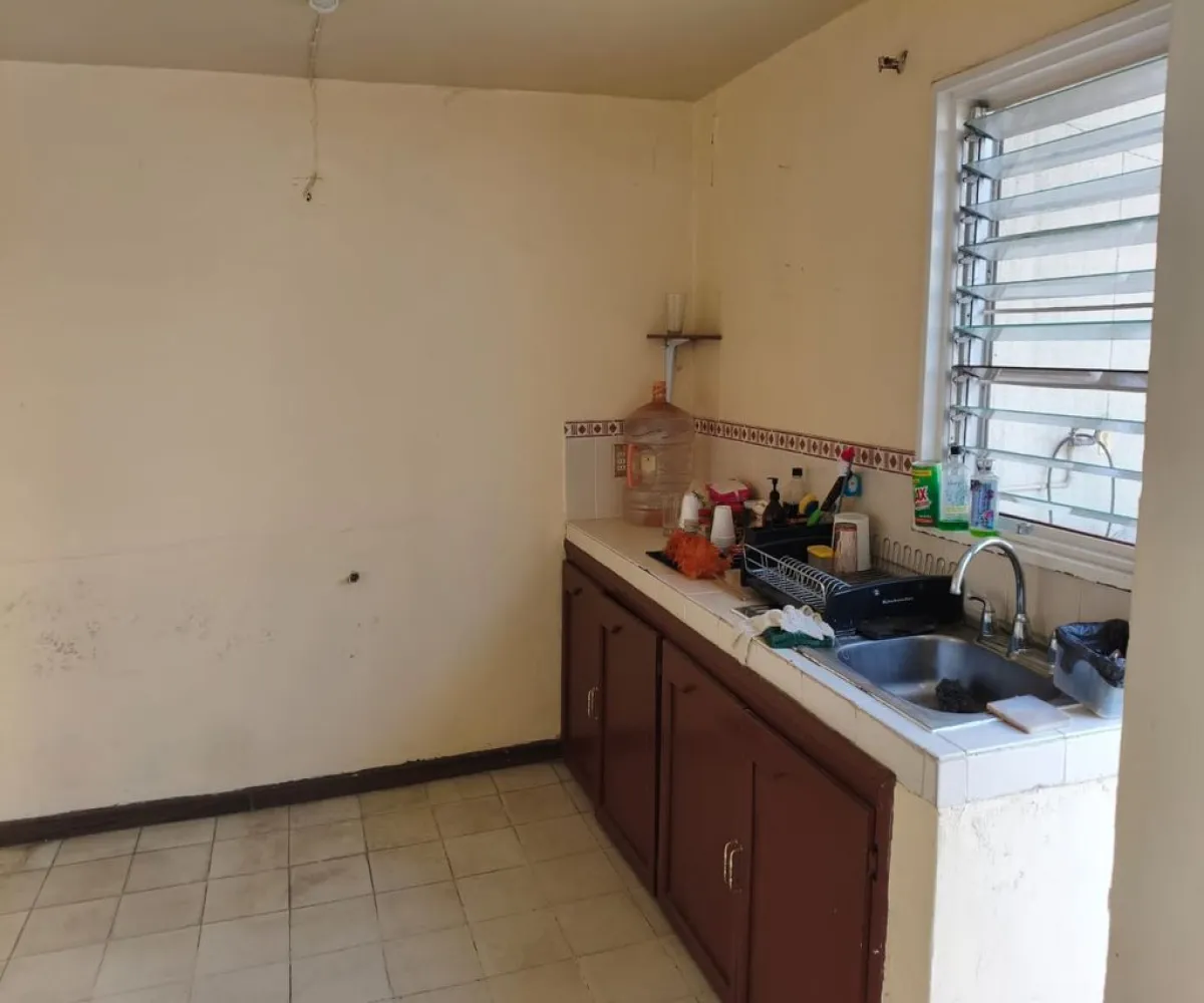 Casa En Venta,Jardines de la Paz,Calle Azucena 431, San Pedro Tlaquepaque, Jalisco 45519, 6 Habitaciones,2 Baños,Calle Azucena,2,papdc9F
