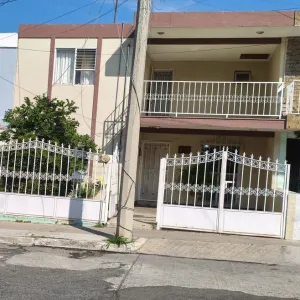 Casa En Venta,Jardines de la Paz,Calle Azucena 431, San Pedro Tlaquepaque, Jalisco 45519, 6 Habitaciones,2 Baños,Calle Azucena,2,papdc9F