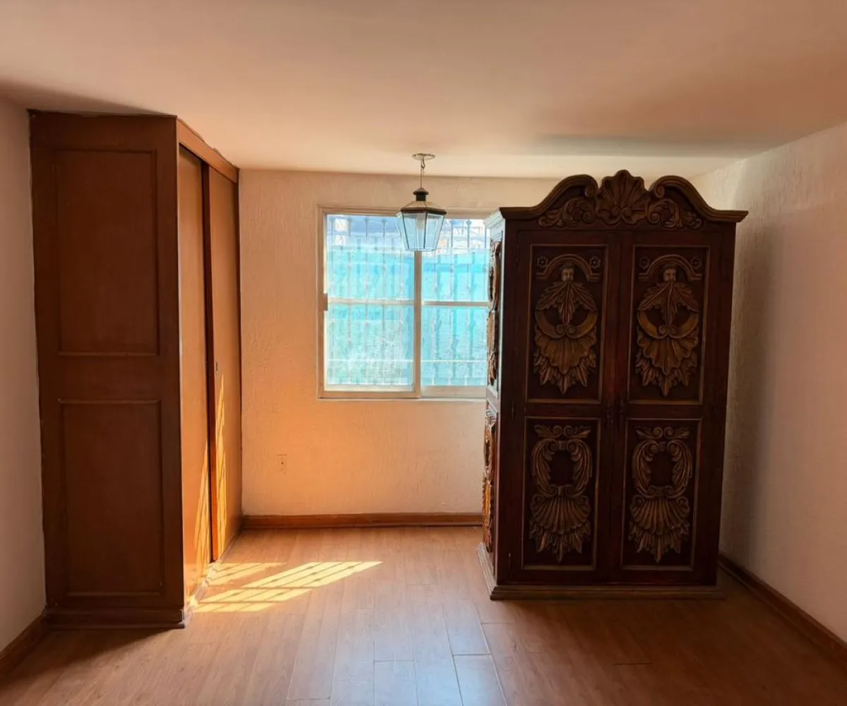 Casa En Venta,Fraccionamiento Revolución,Batalla de la trinidad S/N, San Pedro Tlaquepaque, Jalisco 45580, 4 Habitaciones,3 Baños,Batalla de la trinidad,1,pWuLJcu