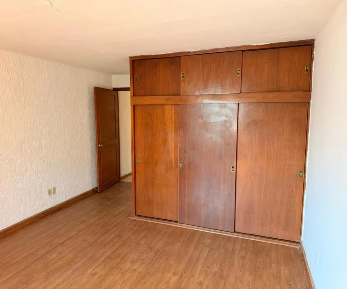 Casa En Venta,Fraccionamiento Revolución,Batalla de la trinidad S/N, San Pedro Tlaquepaque, Jalisco 45580, 4 Habitaciones,3 Baños,Batalla de la trinidad,1,pWuLJcu