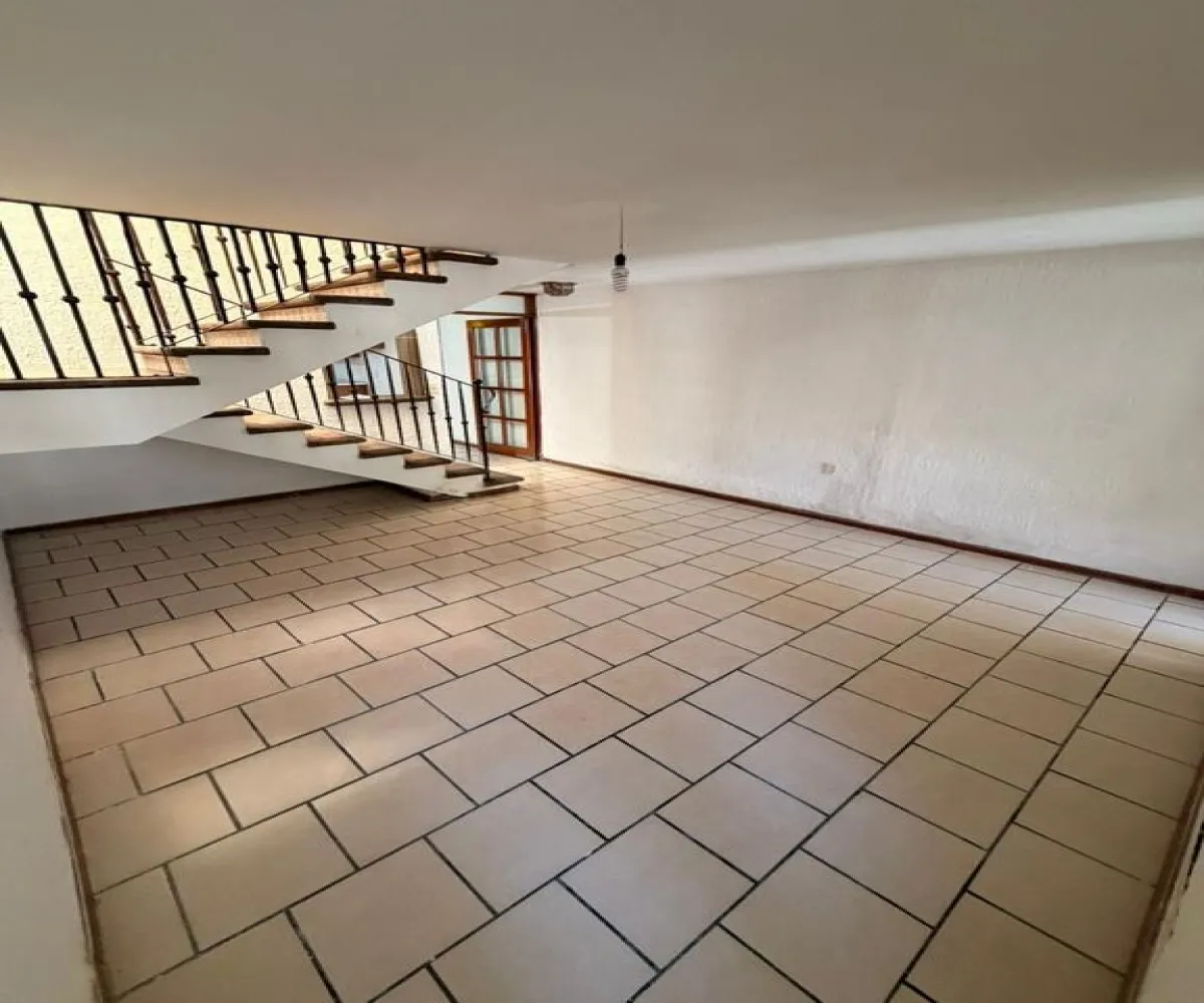 Casa En Venta,Fraccionamiento Revolución,Batalla de la trinidad S/N, San Pedro Tlaquepaque, Jalisco 45580, 4 Habitaciones,3 Baños,Batalla de la trinidad,1,pWuLJcu