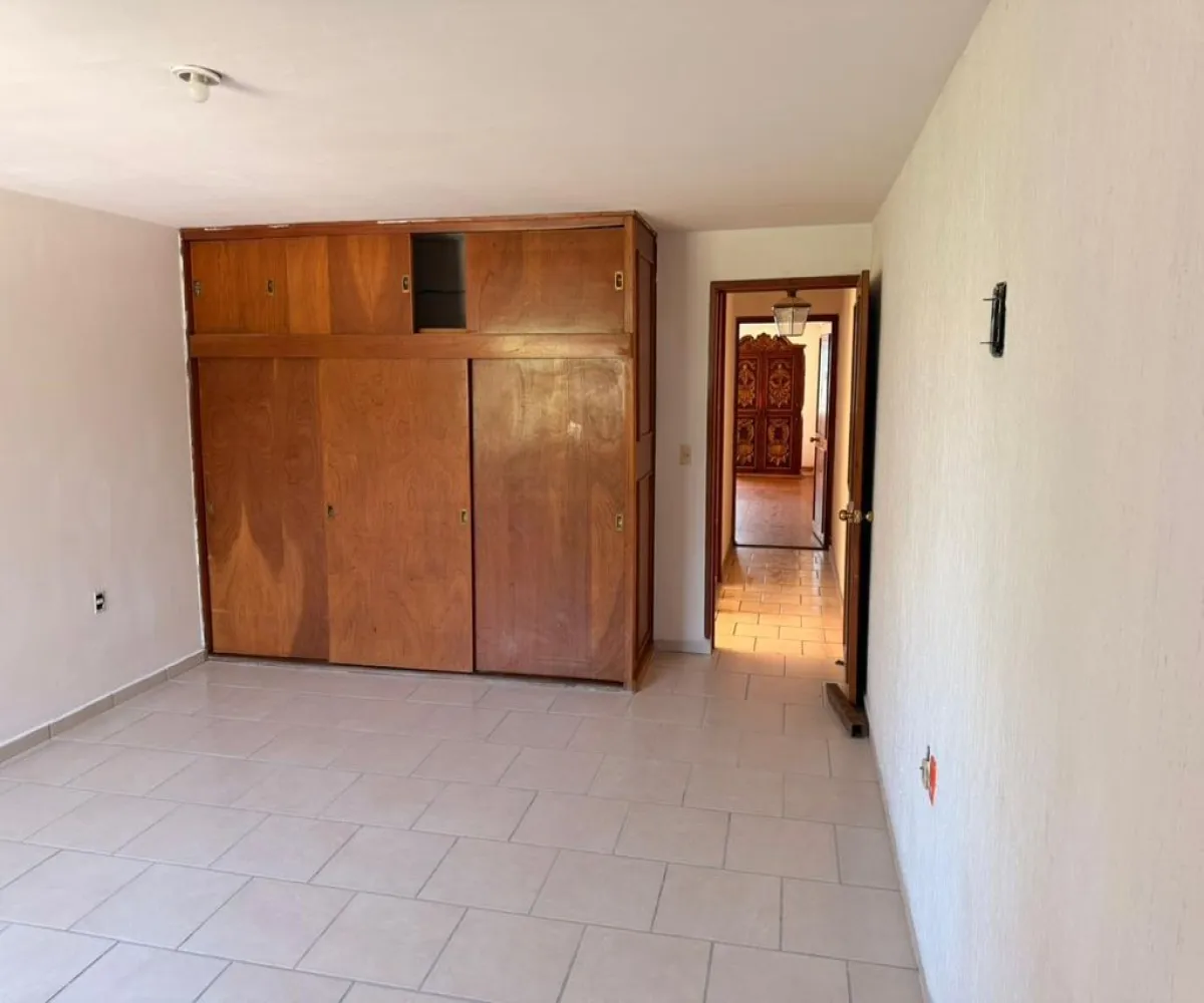 Casa En Venta,Fraccionamiento Revolución,Batalla de la trinidad S/N, San Pedro Tlaquepaque, Jalisco 45580, 4 Habitaciones,3 Baños,Batalla de la trinidad,1,pWuLJcu