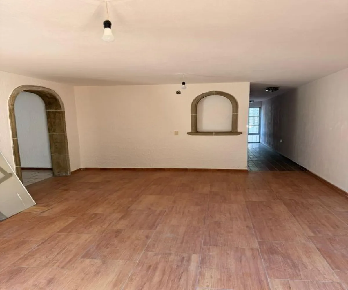 Casa En Venta,Fraccionamiento Revolución,Batalla de la trinidad S/N, San Pedro Tlaquepaque, Jalisco 45580, 4 Habitaciones,3 Baños,Batalla de la trinidad,1,pWuLJcu