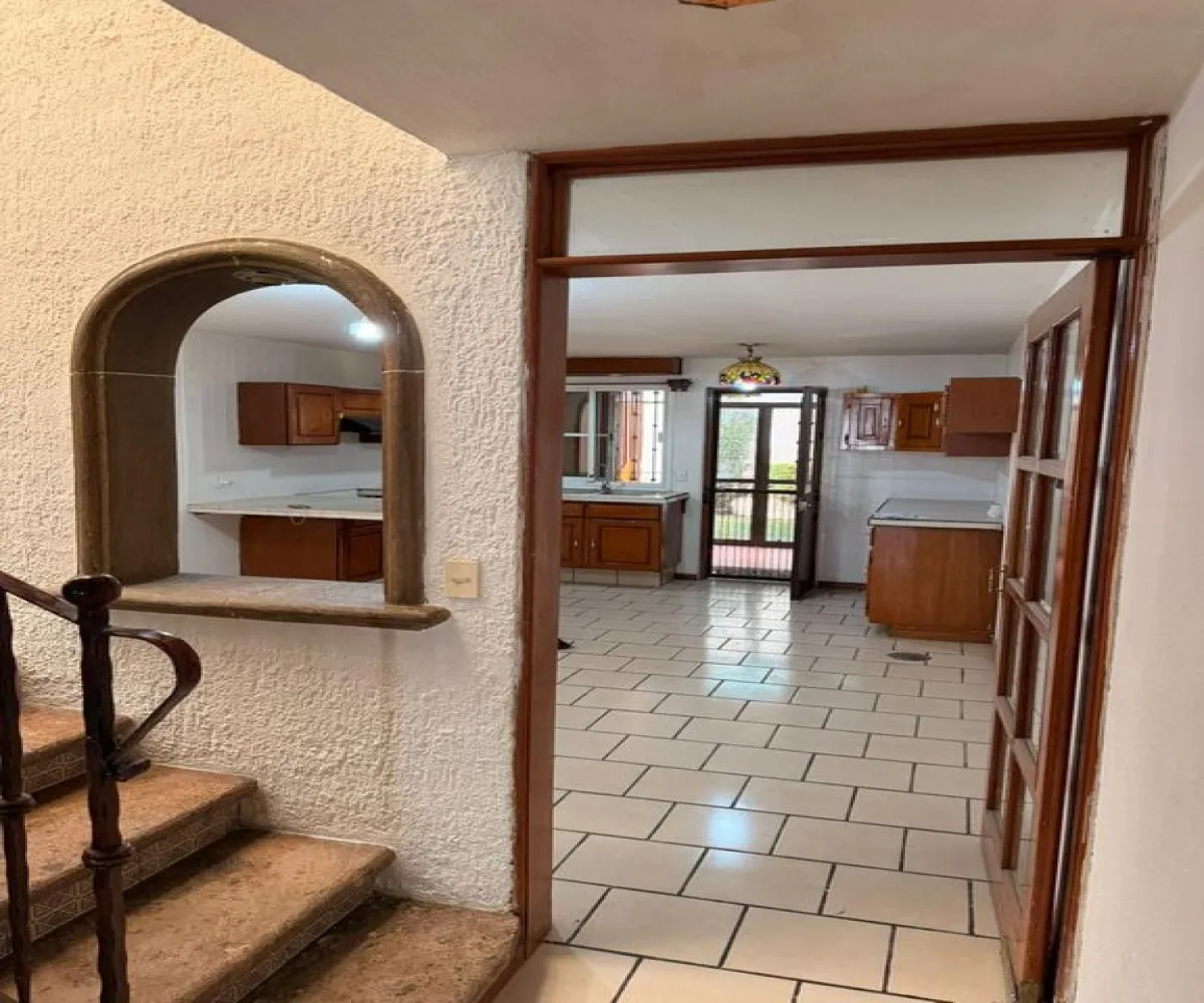Casa En Venta,Fraccionamiento Revolución,Batalla de la trinidad S/N, San Pedro Tlaquepaque, Jalisco 45580, 4 Habitaciones,3 Baños,Batalla de la trinidad,1,pWuLJcu