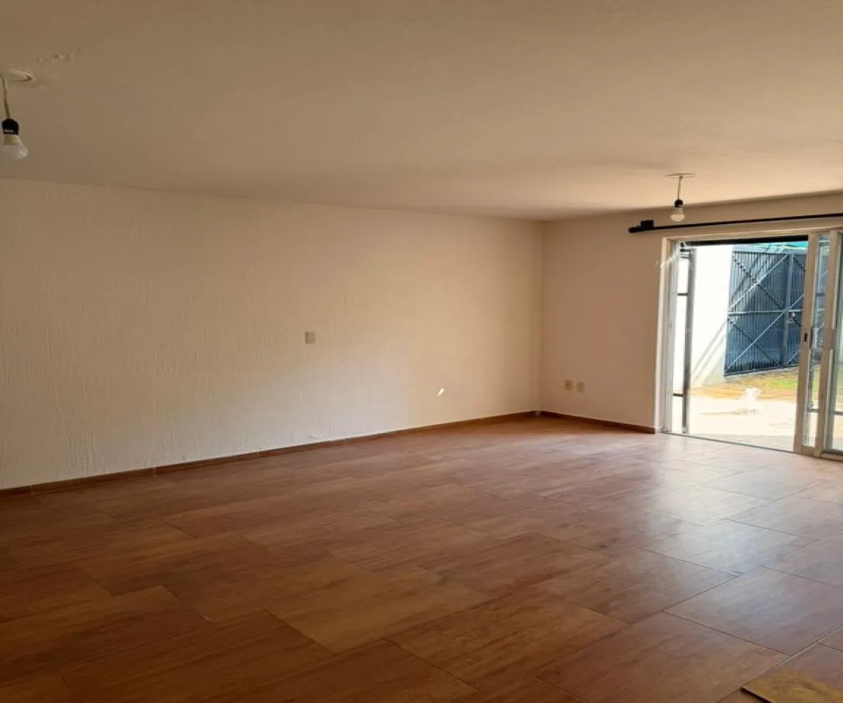 Casa En Venta,Fraccionamiento Revolución,Batalla de la trinidad S/N, San Pedro Tlaquepaque, Jalisco 45580, 4 Habitaciones,3 Baños,Batalla de la trinidad,1,pWuLJcu