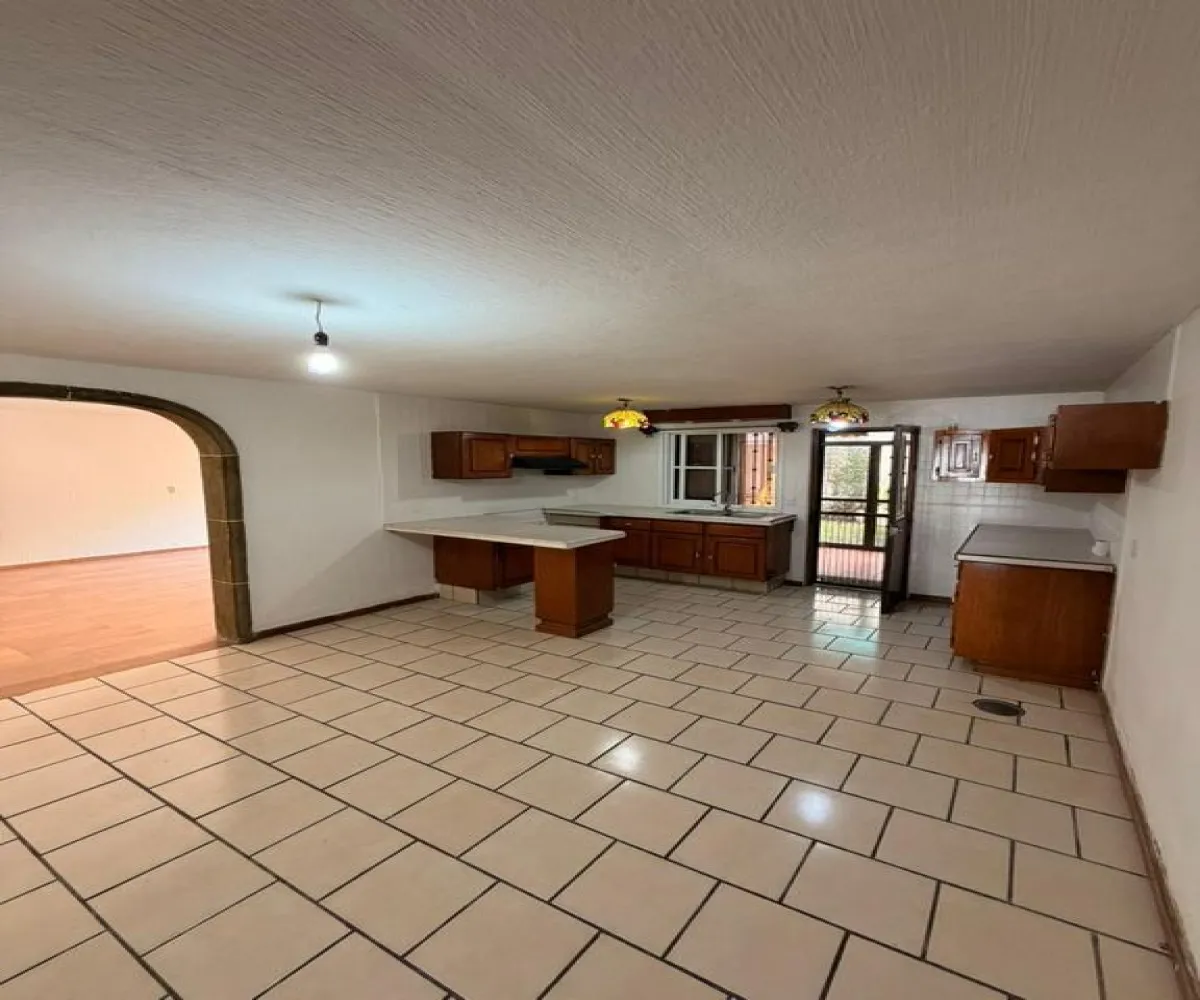 Casa En Venta,Fraccionamiento Revolución,Batalla de la trinidad S/N, San Pedro Tlaquepaque, Jalisco 45580, 4 Habitaciones,3 Baños,Batalla de la trinidad,1,pWuLJcu