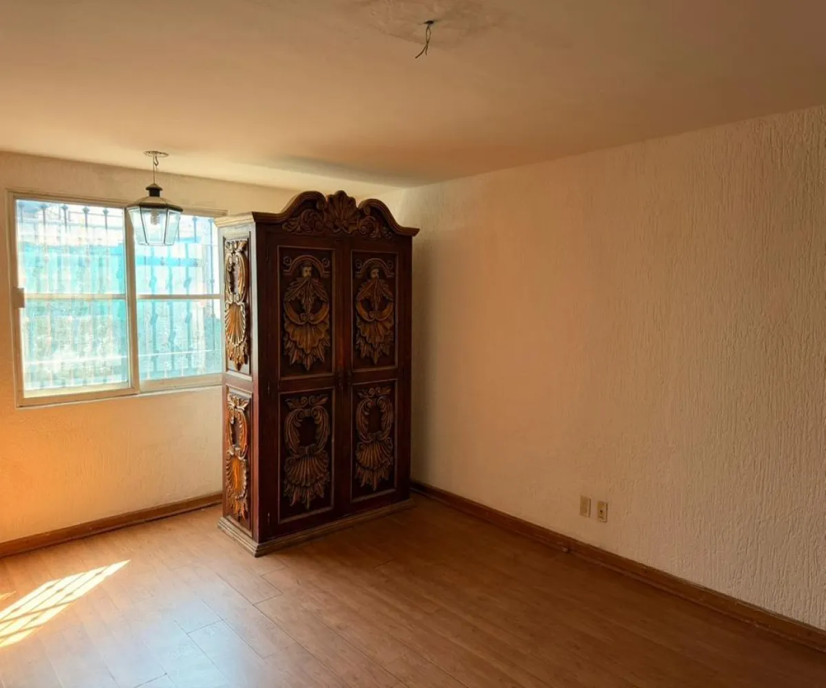 Casa En Venta,Fraccionamiento Revolución,Batalla de la trinidad S/N, San Pedro Tlaquepaque, Jalisco 45580, 4 Habitaciones,3 Baños,Batalla de la trinidad,1,pWuLJcu