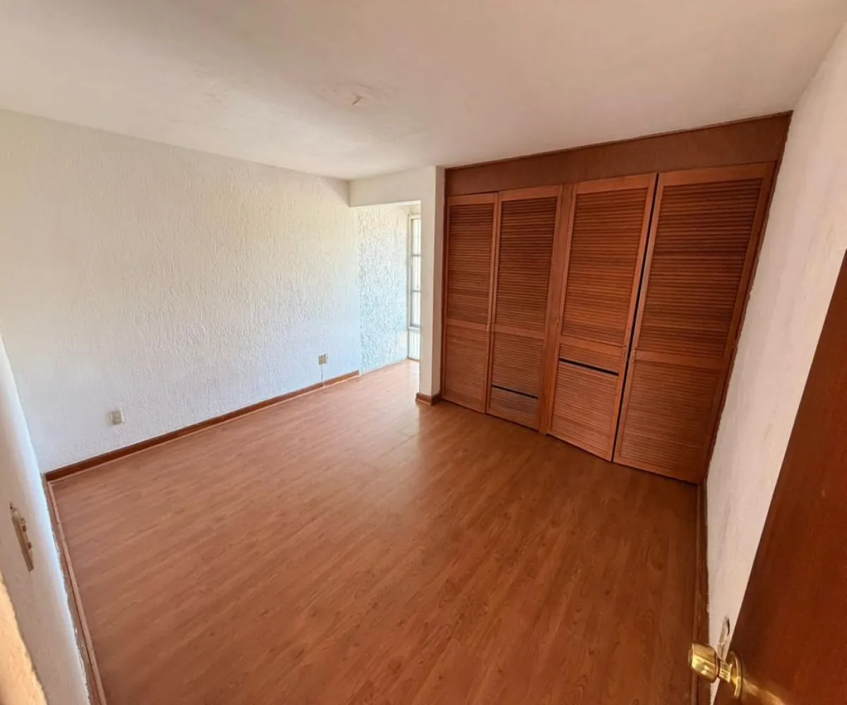 Casa En Venta,Fraccionamiento Revolución,Batalla de la trinidad S/N, San Pedro Tlaquepaque, Jalisco 45580, 4 Habitaciones,3 Baños,Batalla de la trinidad,1,pWuLJcu