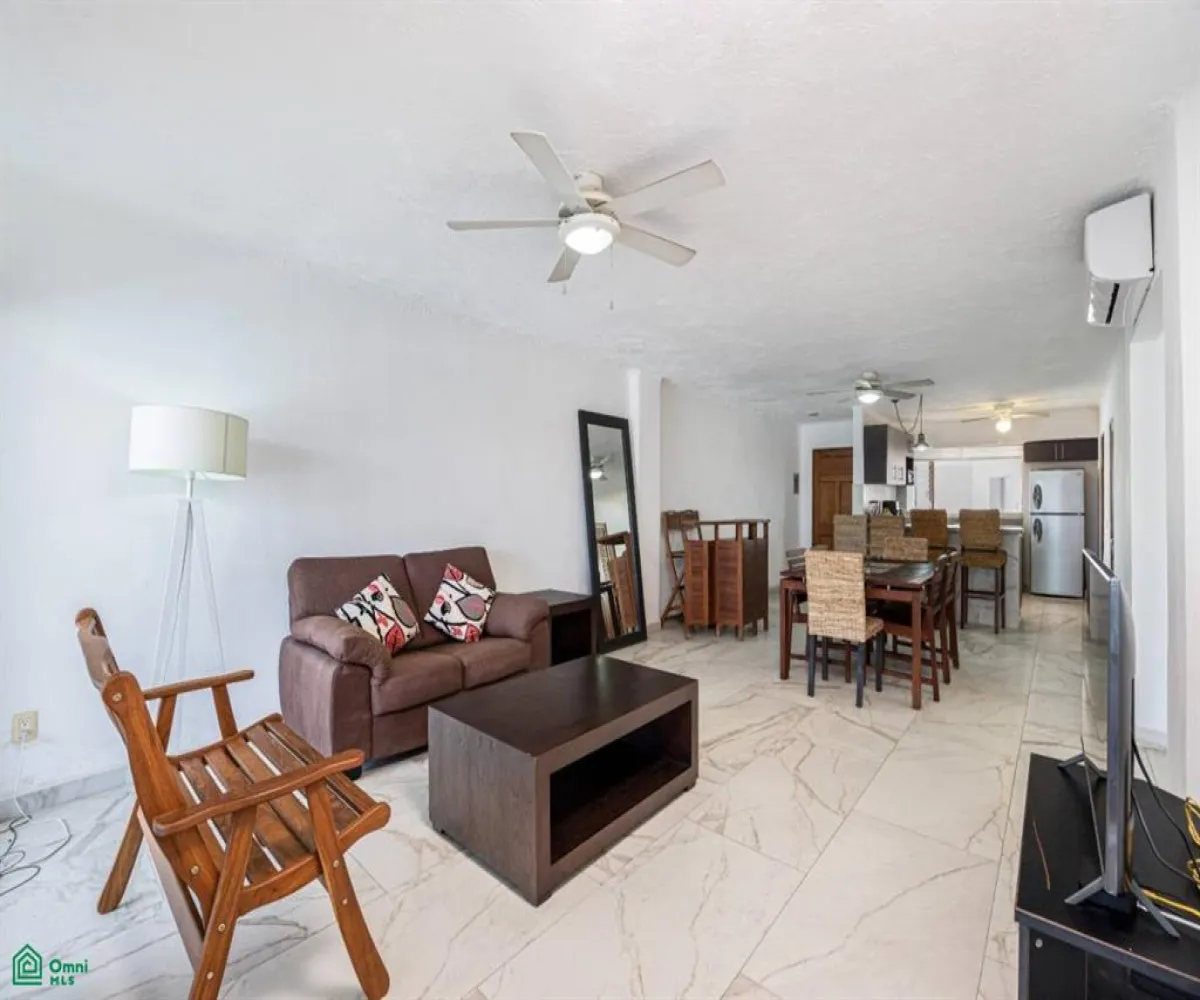 Departamento En Venta,La Marina,Avenida Paseo de la Marina 161, Puerto Vallarta, Jalisco 48314, 2 Habitaciones,2 Baños,Avenida Paseo de la Marina,3,MX251055858