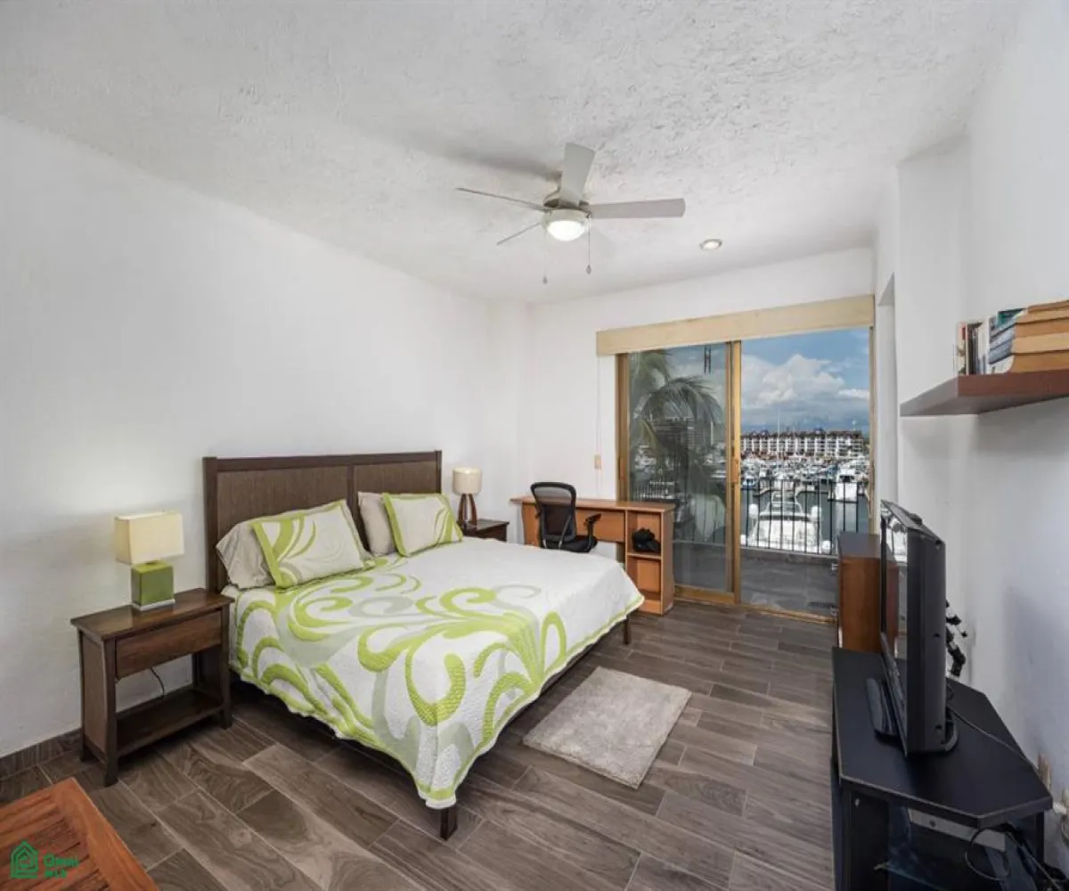 Departamento En Venta,La Marina,Avenida Paseo de la Marina 161, Puerto Vallarta, Jalisco 48314, 2 Habitaciones,2 Baños,Avenida Paseo de la Marina,3,MX251055858
