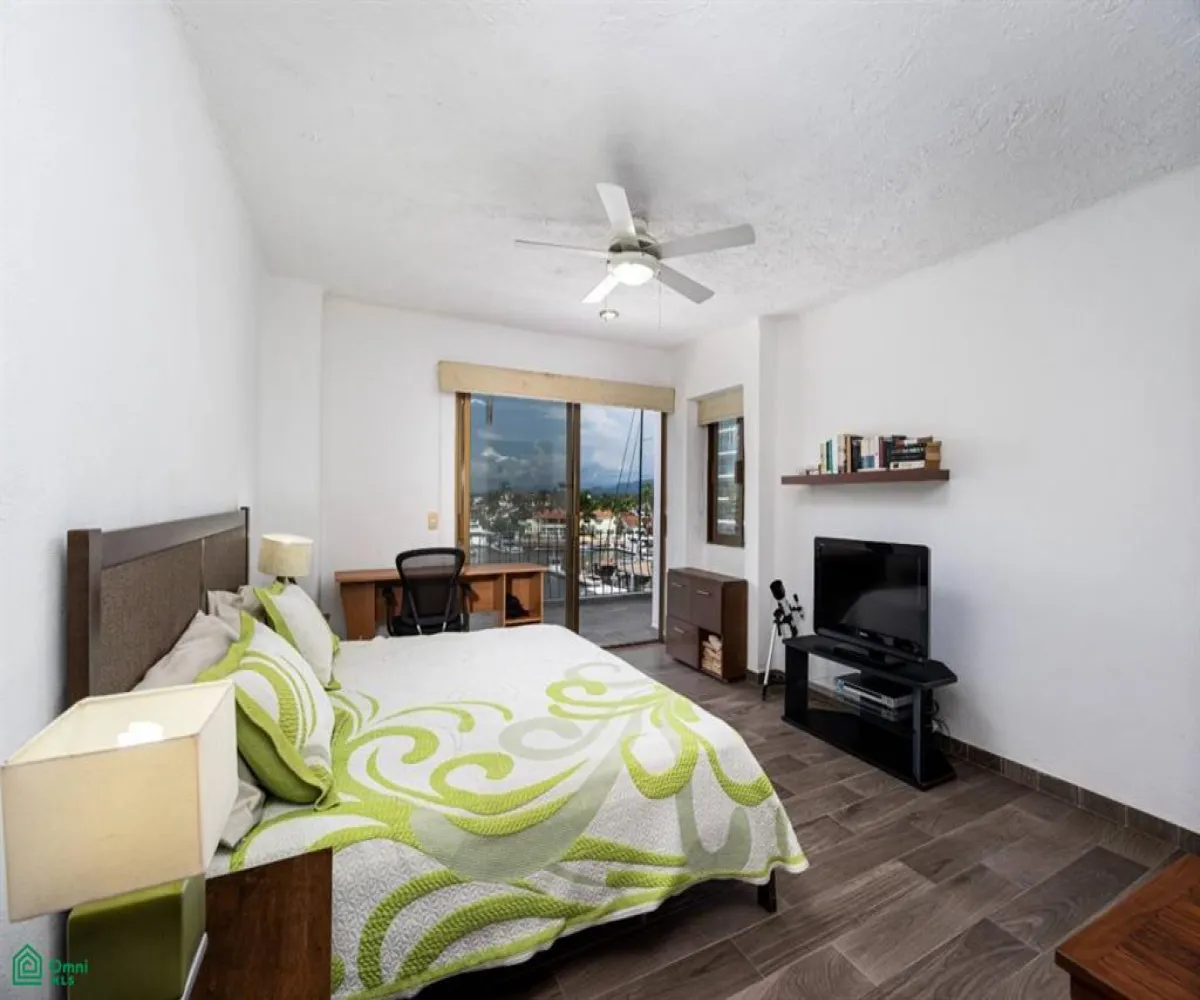 Departamento En Venta,La Marina,Avenida Paseo de la Marina 161, Puerto Vallarta, Jalisco 48314, 2 Habitaciones,2 Baños,Avenida Paseo de la Marina,3,MX251055858