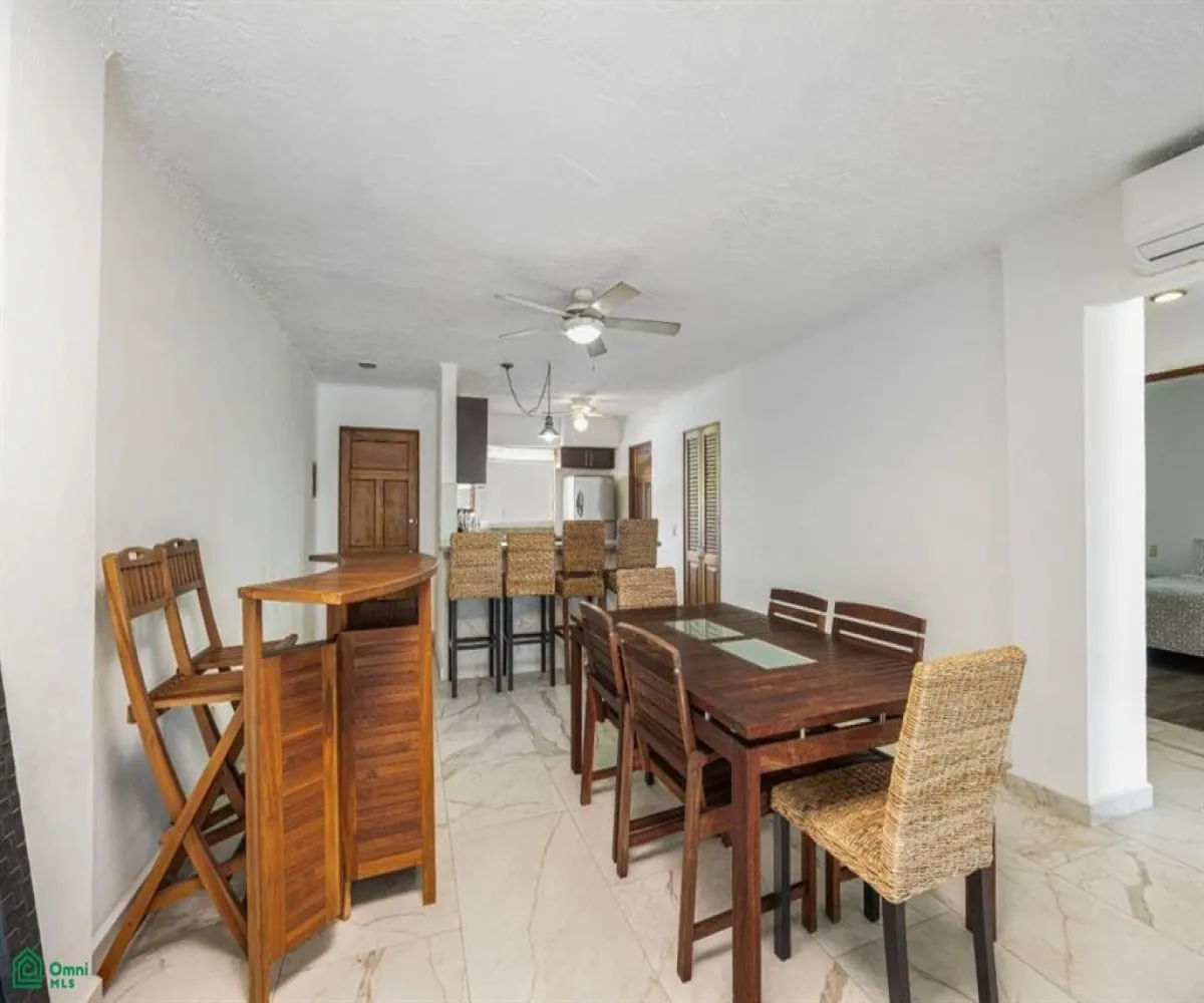 Departamento En Venta,La Marina,Avenida Paseo de la Marina 161, Puerto Vallarta, Jalisco 48314, 2 Habitaciones,2 Baños,Avenida Paseo de la Marina,3,MX251055858