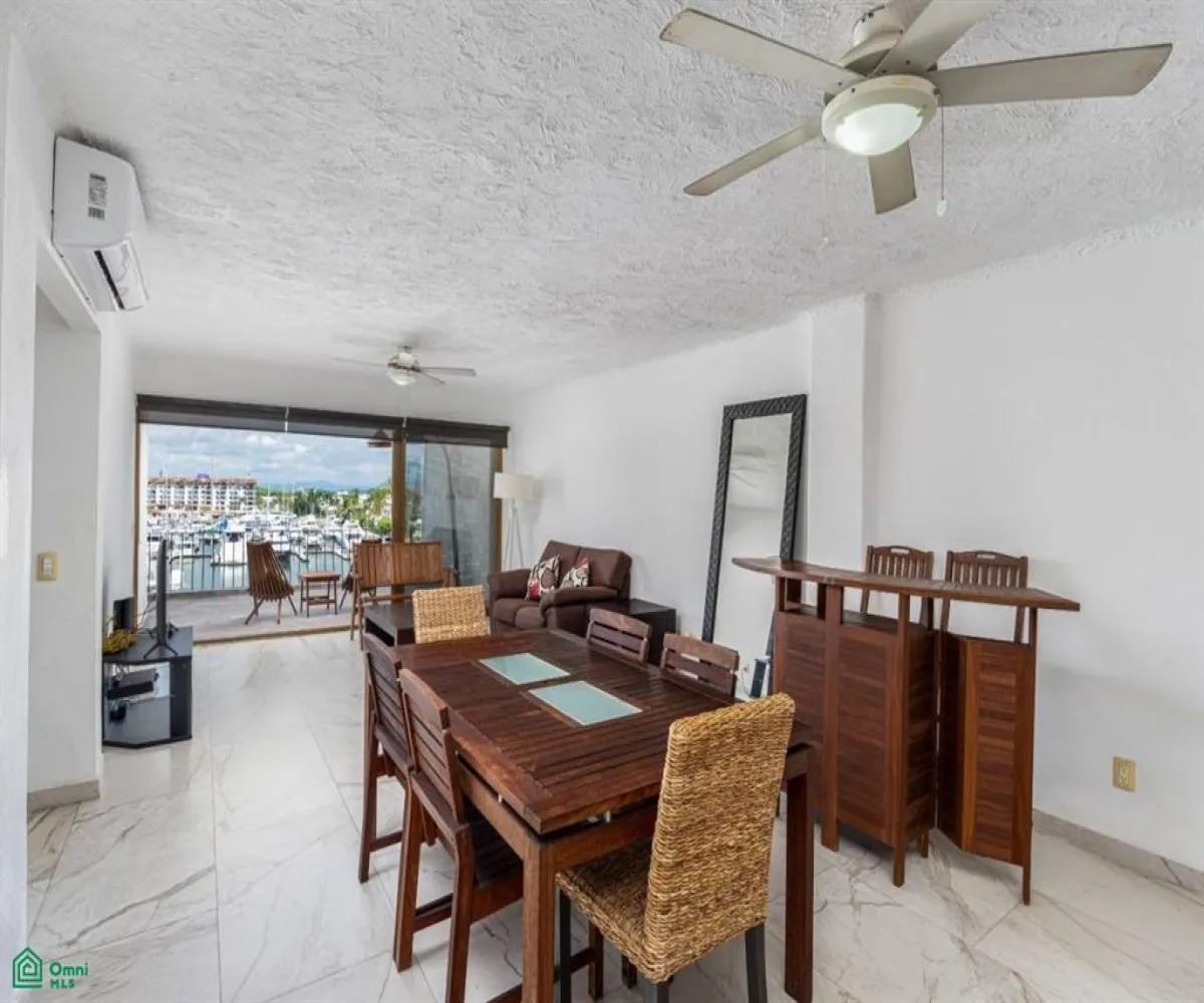 Departamento En Venta,La Marina,Avenida Paseo de la Marina 161, Puerto Vallarta, Jalisco 48314, 2 Habitaciones,2 Baños,Avenida Paseo de la Marina,3,MX251055858