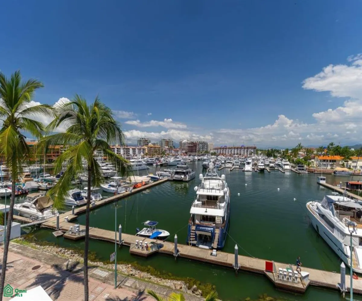 Departamento En Venta,La Marina,Avenida Paseo de la Marina 161, Puerto Vallarta, Jalisco 48314, 2 Habitaciones,2 Baños,Avenida Paseo de la Marina,3,MX251055858