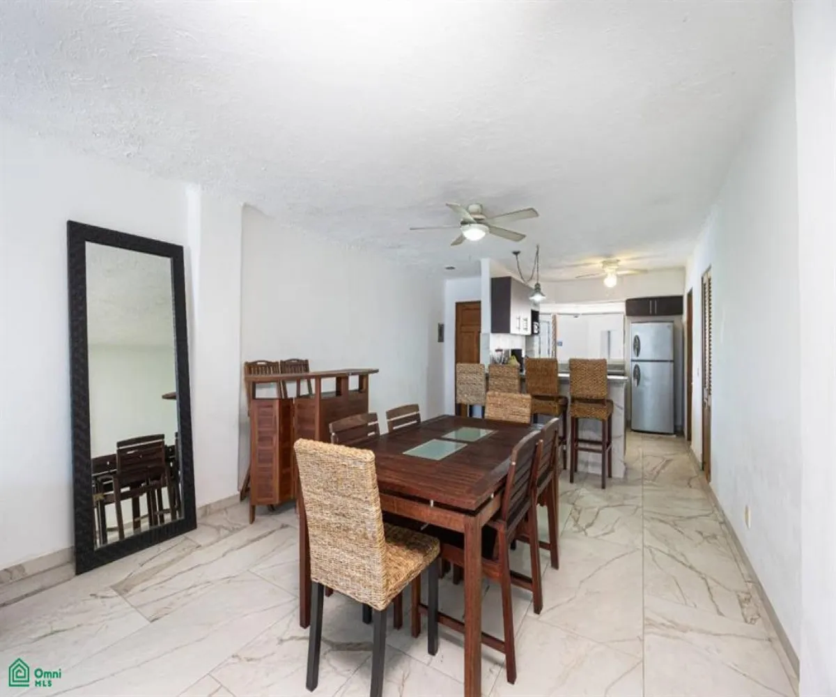 Departamento En Venta,La Marina,Avenida Paseo de la Marina 161, Puerto Vallarta, Jalisco 48314, 2 Habitaciones,2 Baños,Avenida Paseo de la Marina,3,MX251055858