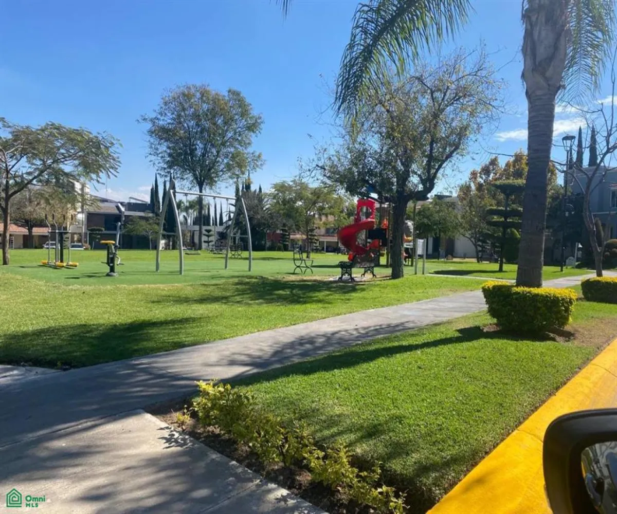 Casa En Renta,Puertas Del Tule,Av. Ahuehuete Coto Plumbago 251 Casa H-4, Zapopan, Jalisco 45017, 3 Habitaciones,4 Baños,Av. Ahuehuete Coto Plumbago,2,MX251056316