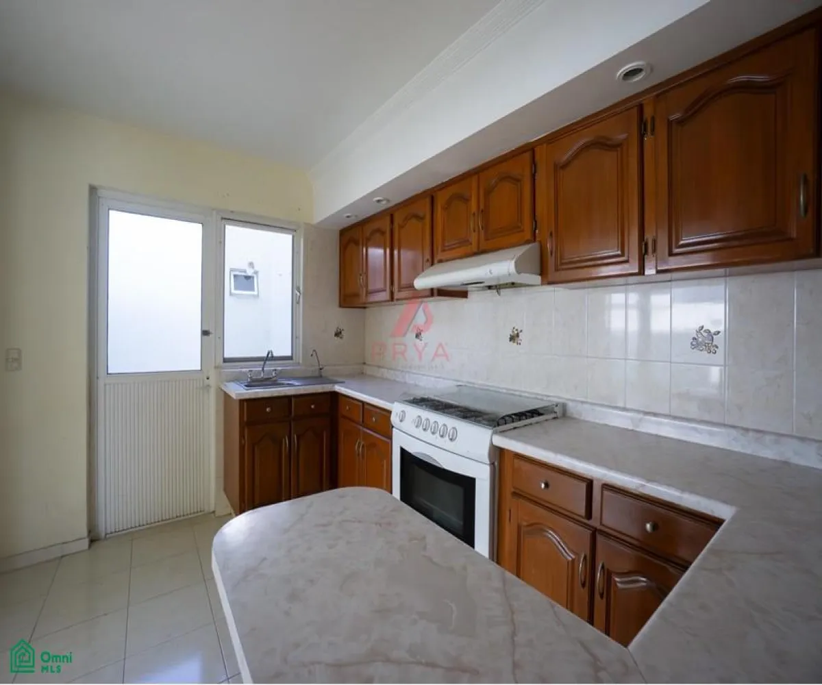 Casa En Venta,Fraccionamiento Jardín Real,Jardín de las Victorias, S/N, Zapopan, Jalisco 45019, 3 Habitaciones,3 Baños,Jardín de las Victorias,MX251056603