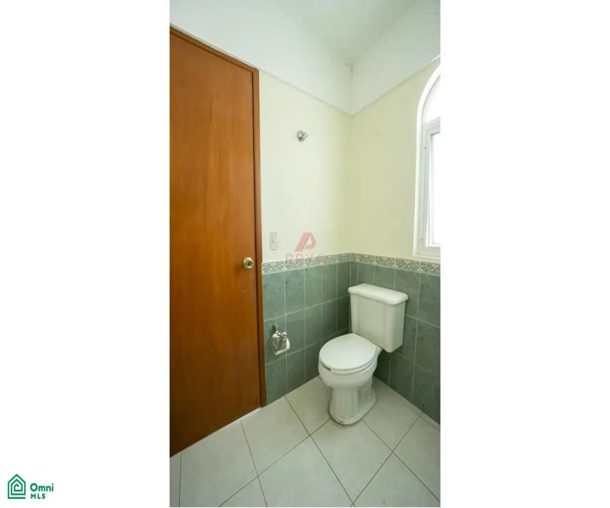 Casa En Venta,Fraccionamiento Jardín Real,Jardín de las Victorias, S/N, Zapopan, Jalisco 45019, 3 Habitaciones,3 Baños,Jardín de las Victorias,MX251056603