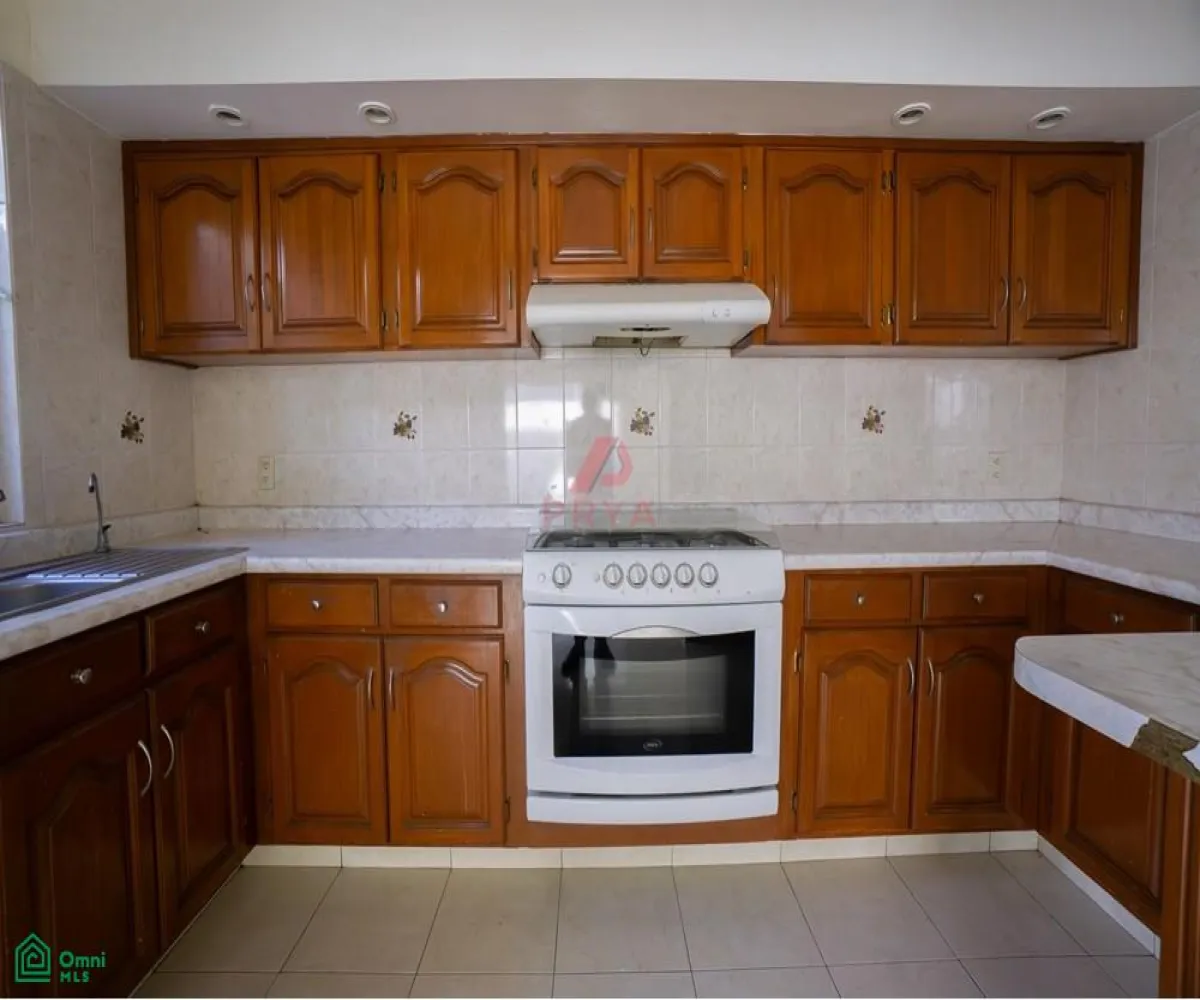 Casa En Venta,Fraccionamiento Jardín Real,Jardín de las Victorias, S/N, Zapopan, Jalisco 45019, 3 Habitaciones,3 Baños,Jardín de las Victorias,MX251056603