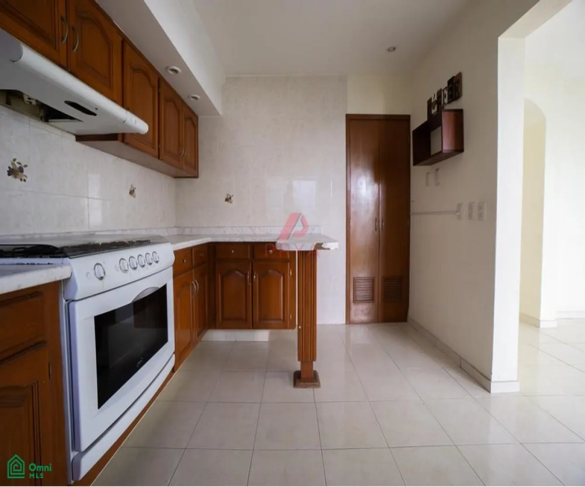 Casa En Venta,Fraccionamiento Jardín Real,Jardín de las Victorias, S/N, Zapopan, Jalisco 45019, 3 Habitaciones,3 Baños,Jardín de las Victorias,MX251056603