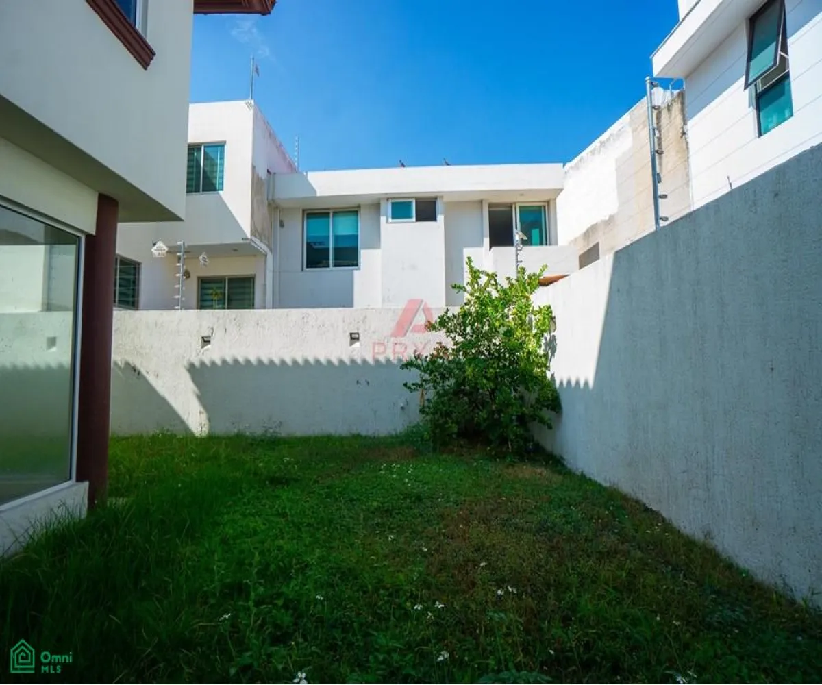 Casa En Venta,Fraccionamiento Jardín Real,Jardín de las Victorias, S/N, Zapopan, Jalisco 45019, 3 Habitaciones,3 Baños,Jardín de las Victorias,MX251056603