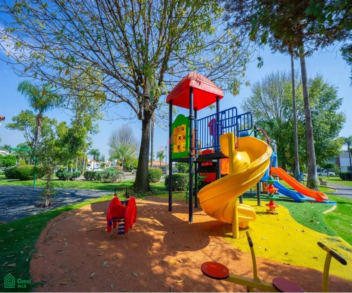 Casa En Venta,Fraccionamiento Jardín Real,Jardín de las Victorias, S/N, Zapopan, Jalisco 45019, 3 Habitaciones,3 Baños,Jardín de las Victorias,MX251056603