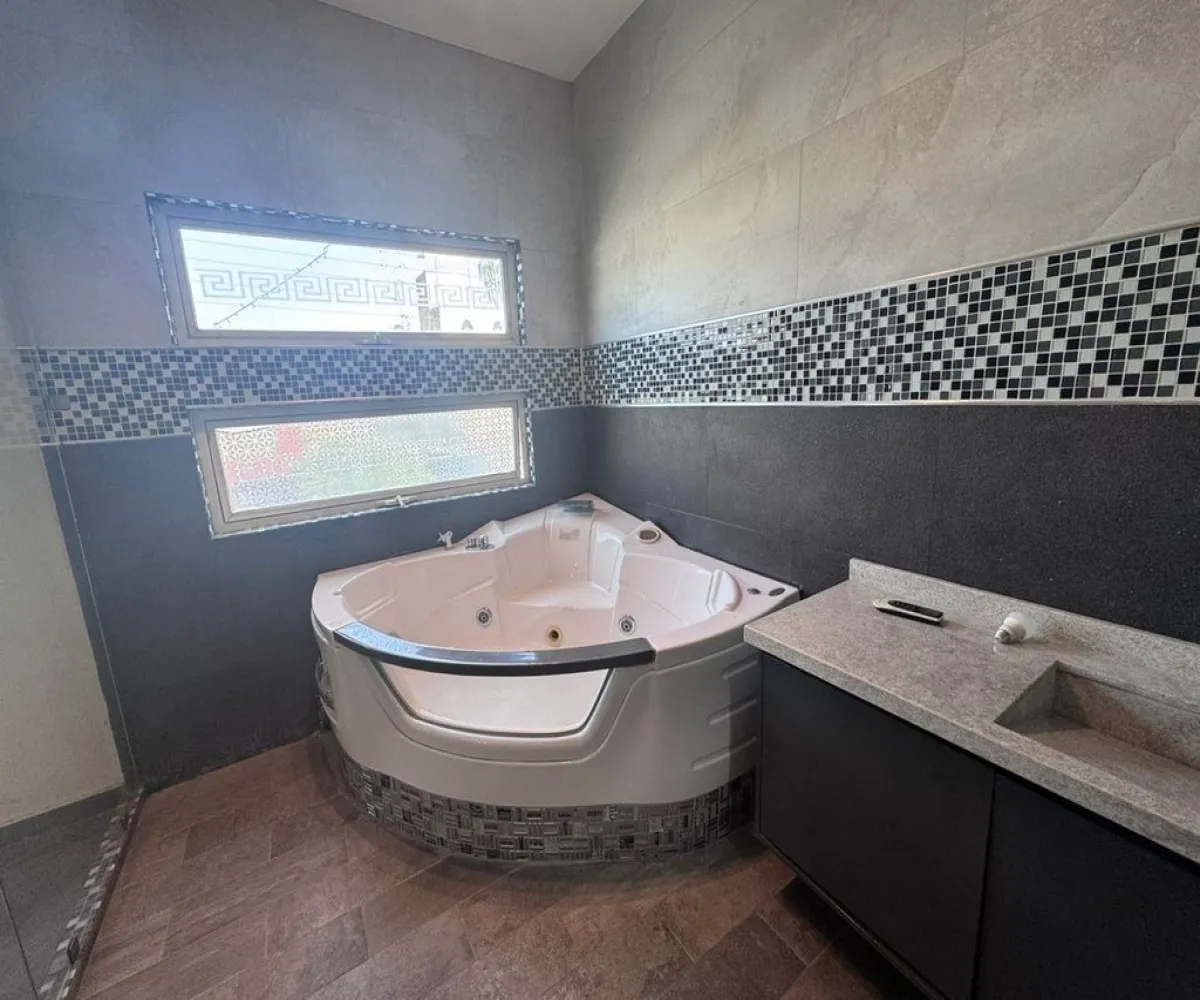 Casa En Renta,Jardines de la Paz,Calle Luis González Obregón 3024, Guadalajara, Jalisco 44860, 4 Habitaciones,3 Baños,Calle Luis González Obregón,1,p4btoGX