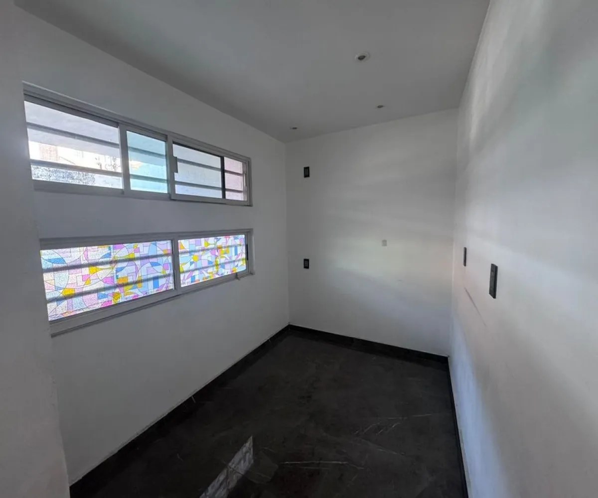 Casa En Renta,Jardines de la Paz,Calle Luis González Obregón 3024, Guadalajara, Jalisco 44860, 4 Habitaciones,3 Baños,Calle Luis González Obregón,1,p4btoGX