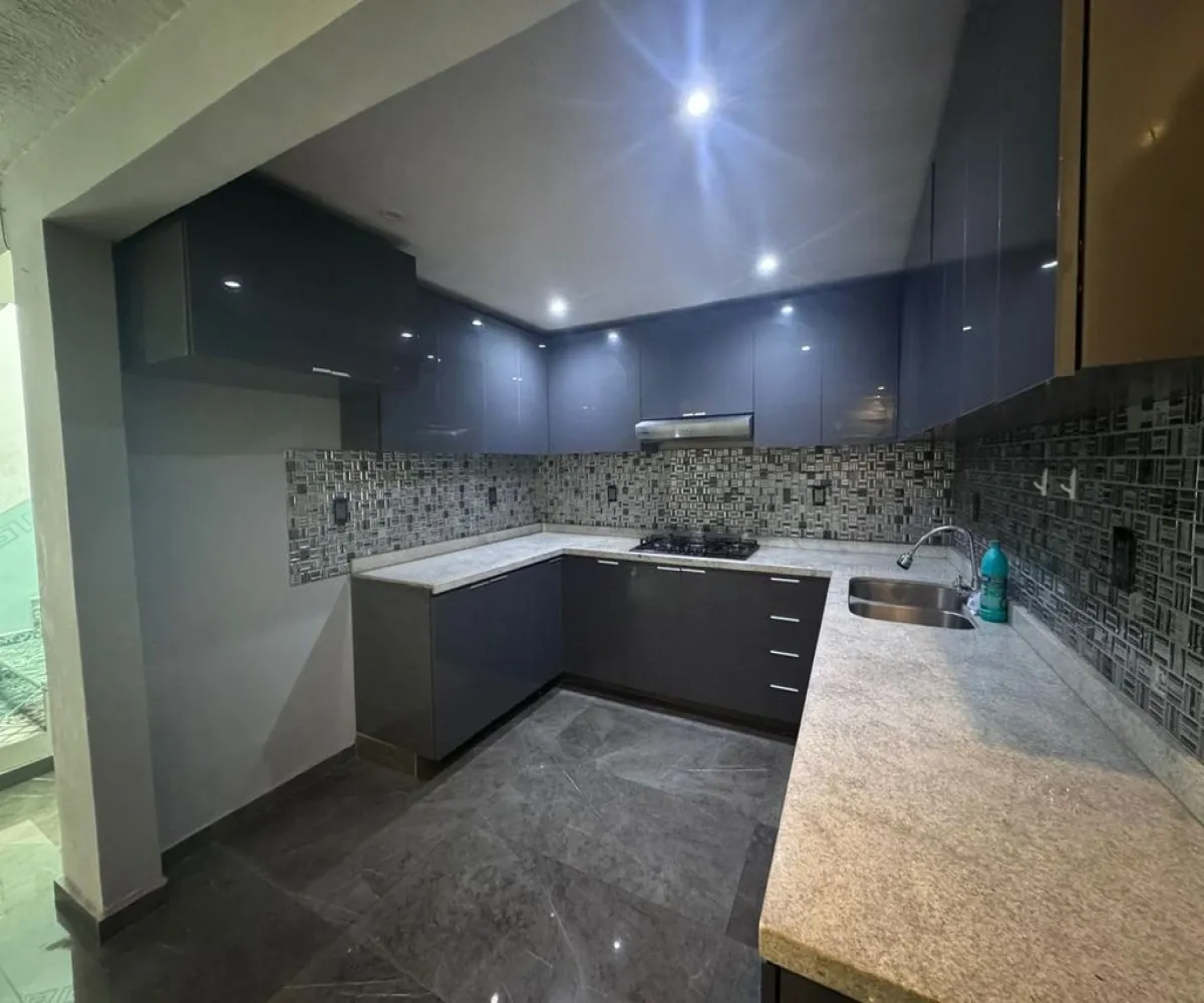 Casa En Renta,Jardines de la Paz,Calle Luis González Obregón 3024, Guadalajara, Jalisco 44860, 4 Habitaciones,3 Baños,Calle Luis González Obregón,1,p4btoGX