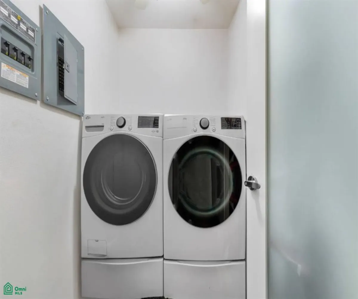 Departamento En Venta,El Cerro,Calle Allende 605 Unit 9, Puerto Vallarta, Jalisco 48304, 3 Habitaciones,3 Baños,Calle Allende,MX251056930