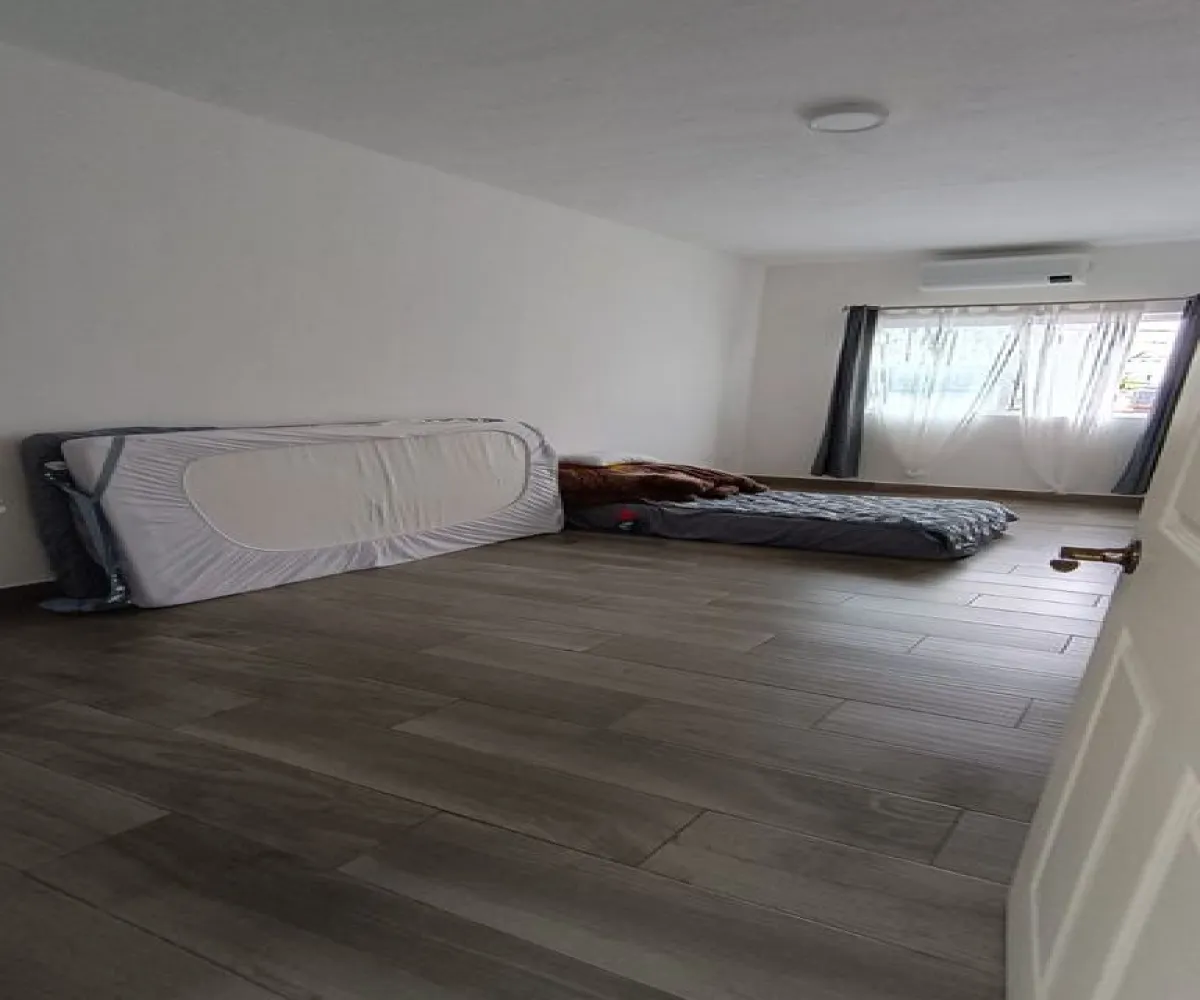 Casa En Venta,5 de Mayo,Calle José Alcala 899, Guadalajara, Jalisco 44970, 3 Habitaciones,1 Baño,Calle José Alcala,2,pCGpz3R