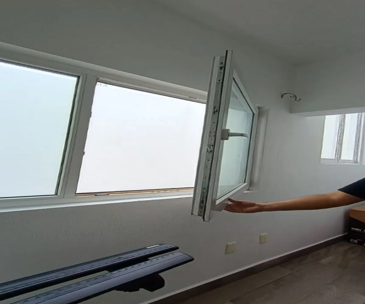 Casa En Venta,5 de Mayo,Calle José Alcala 899, Guadalajara, Jalisco 44970, 3 Habitaciones,1 Baño,Calle José Alcala,2,pCGpz3R