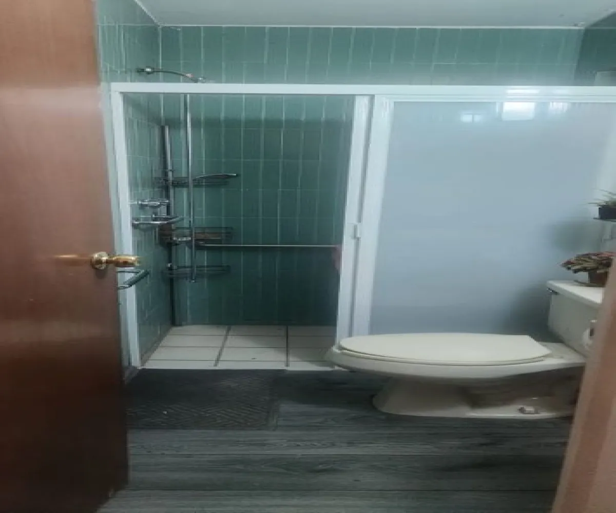 Casa En Venta,Ladron De Guevara,Martin Casillas 313, Guadalajara, Jalisco 44600, 5 Habitaciones,3 Baños,Martin Casillas,1,pg0wbN0