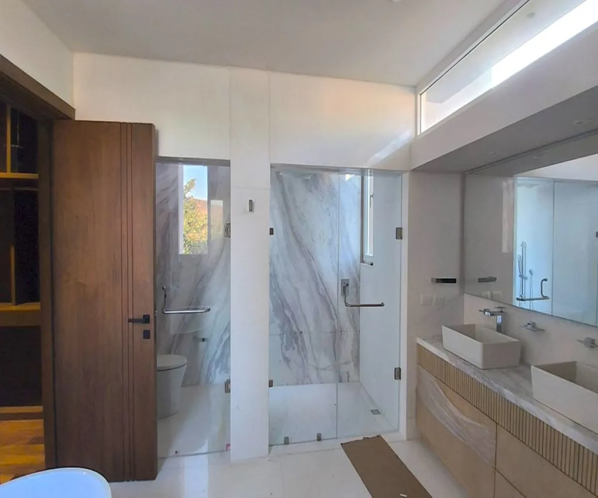 Casa En Venta,Valle Real,Florencia 17, Zapopan, Jalisco 45019, 4 Habitaciones,5 Baños,Florencia,2,p8T9hJp