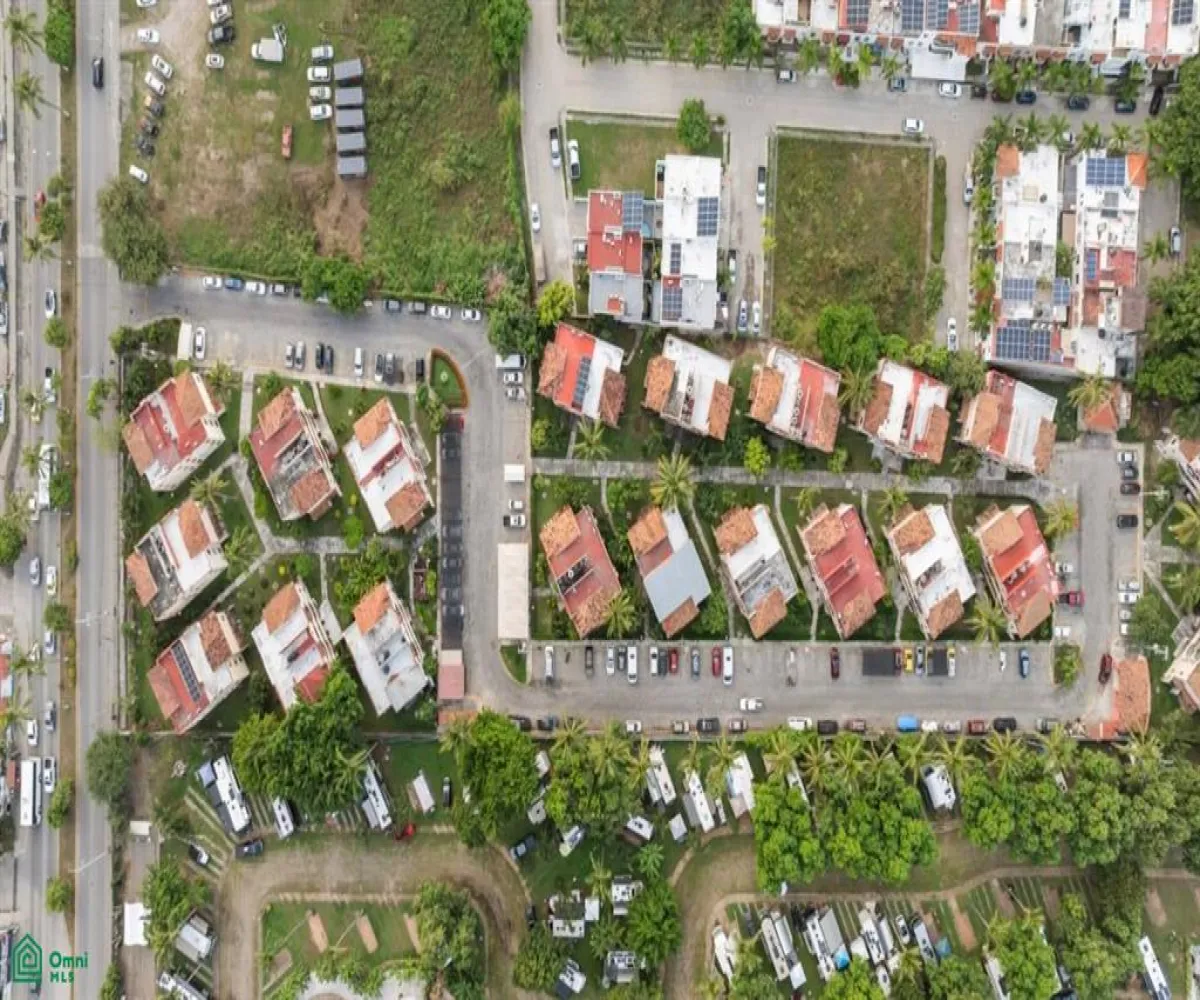 Departamento En Venta,Aramara,Avenida Prisciliano Sanchez 145 7D, Puerto Vallarta, Jalisco 48314, 2 Habitaciones,1 Baño,Avenida Prisciliano Sanchez,MX251057999