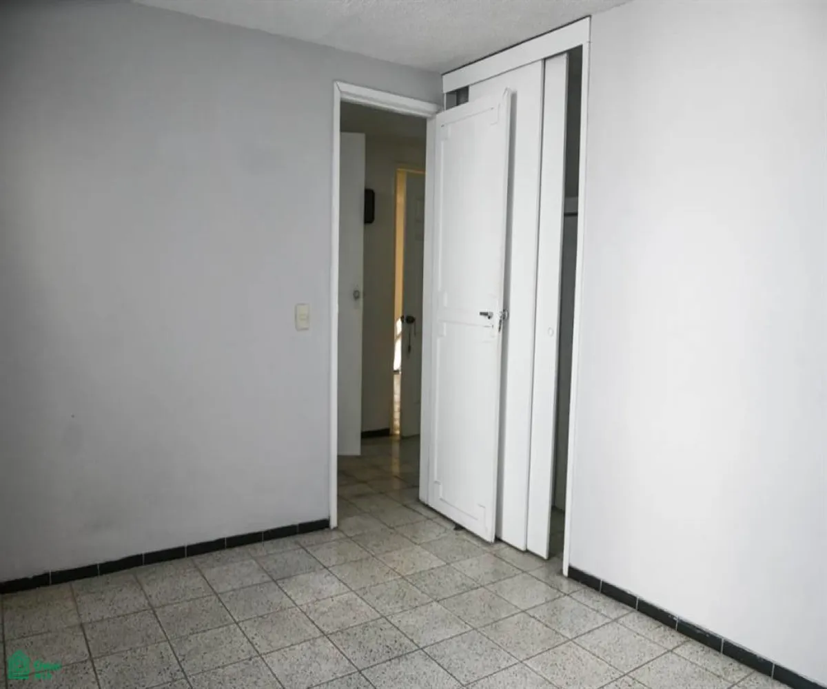 Casa En Venta,Jardines de San José,CREPUSCULO 2692, Guadalajara, Jalisco 44520, 5 Habitaciones,2 Baños,CREPUSCULO,2,MX251058408