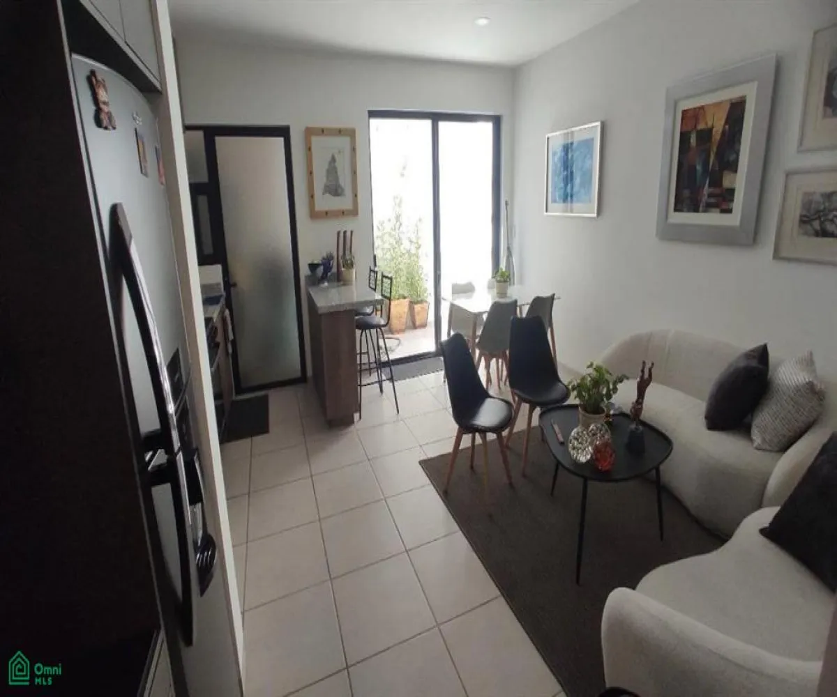 Casa En Venta,Santa Cruz del Valle,cto paseo solar 2238, Tlajomulco de Zuniga, Jalisco 45655, 3 Habitaciones,2 Baños,cto paseo solar,2,MX251058417