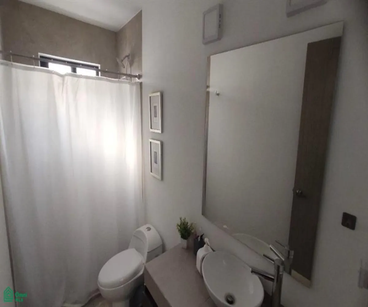 Casa En Venta,Santa Cruz del Valle,cto paseo solar 2238, Tlajomulco de Zuniga, Jalisco 45655, 3 Habitaciones,2 Baños,cto paseo solar,2,MX251058417