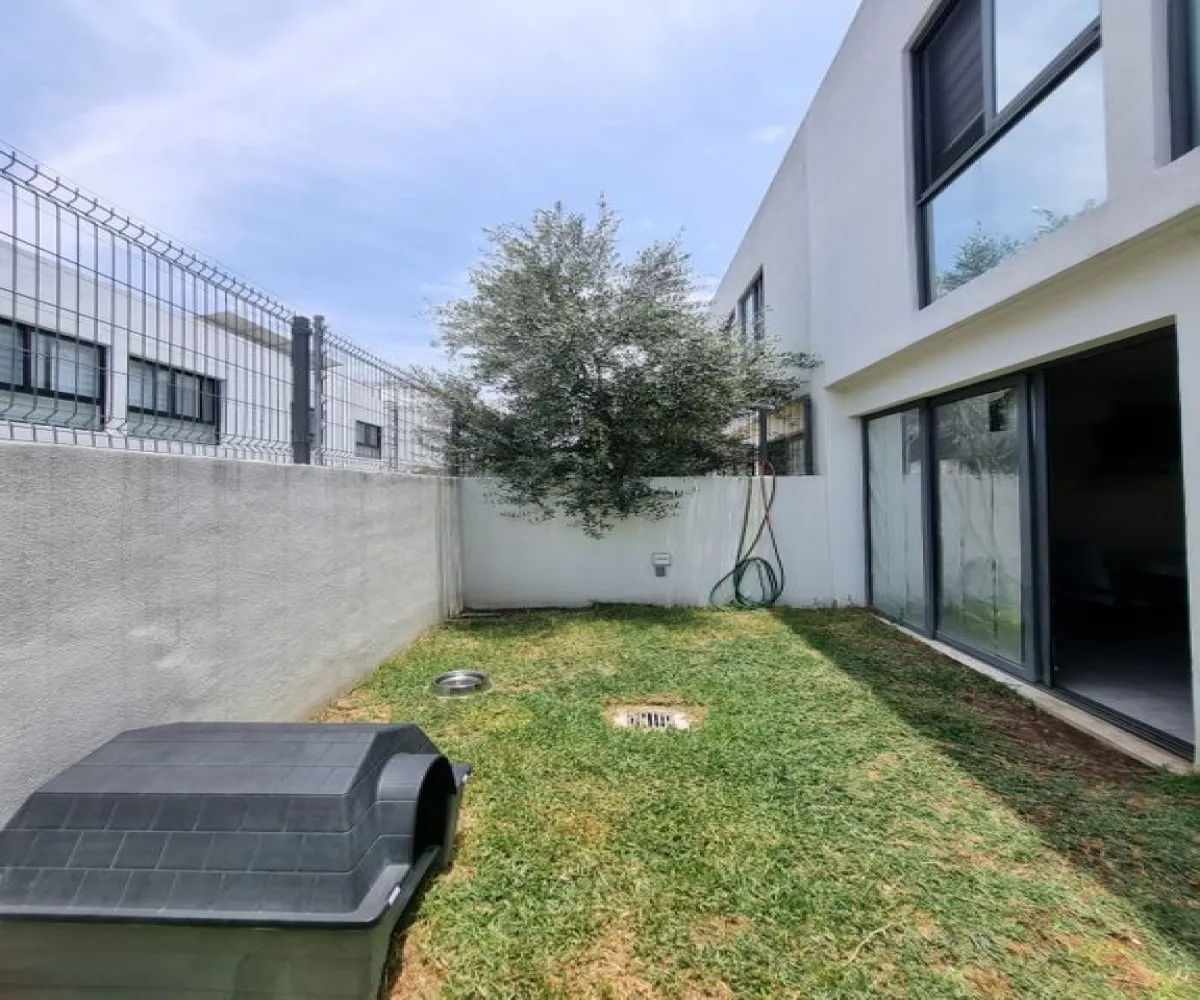 Casa En Venta,La Bella Residencial,Paseo la Bella S/N, San Pedro Tlaquepaque, Jalisco 45601, 3 Habitaciones,3 Baños,Paseo la Bella,2,pMo8mKC